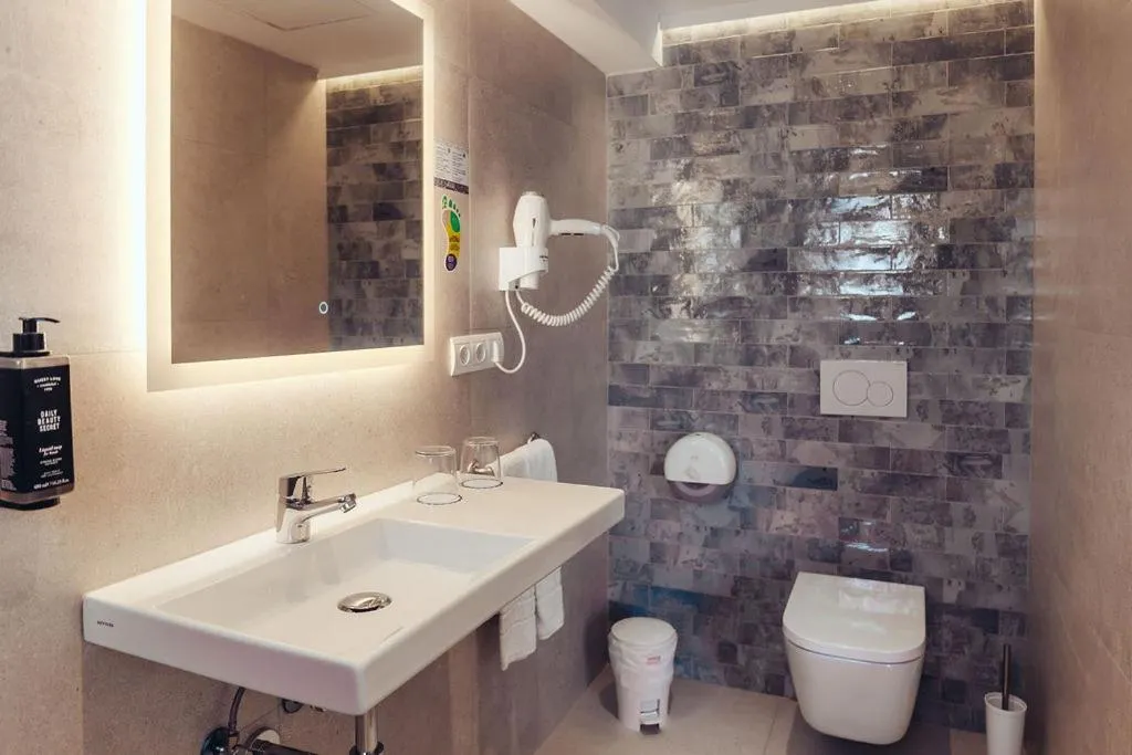Toilet in Hotel Tarba
