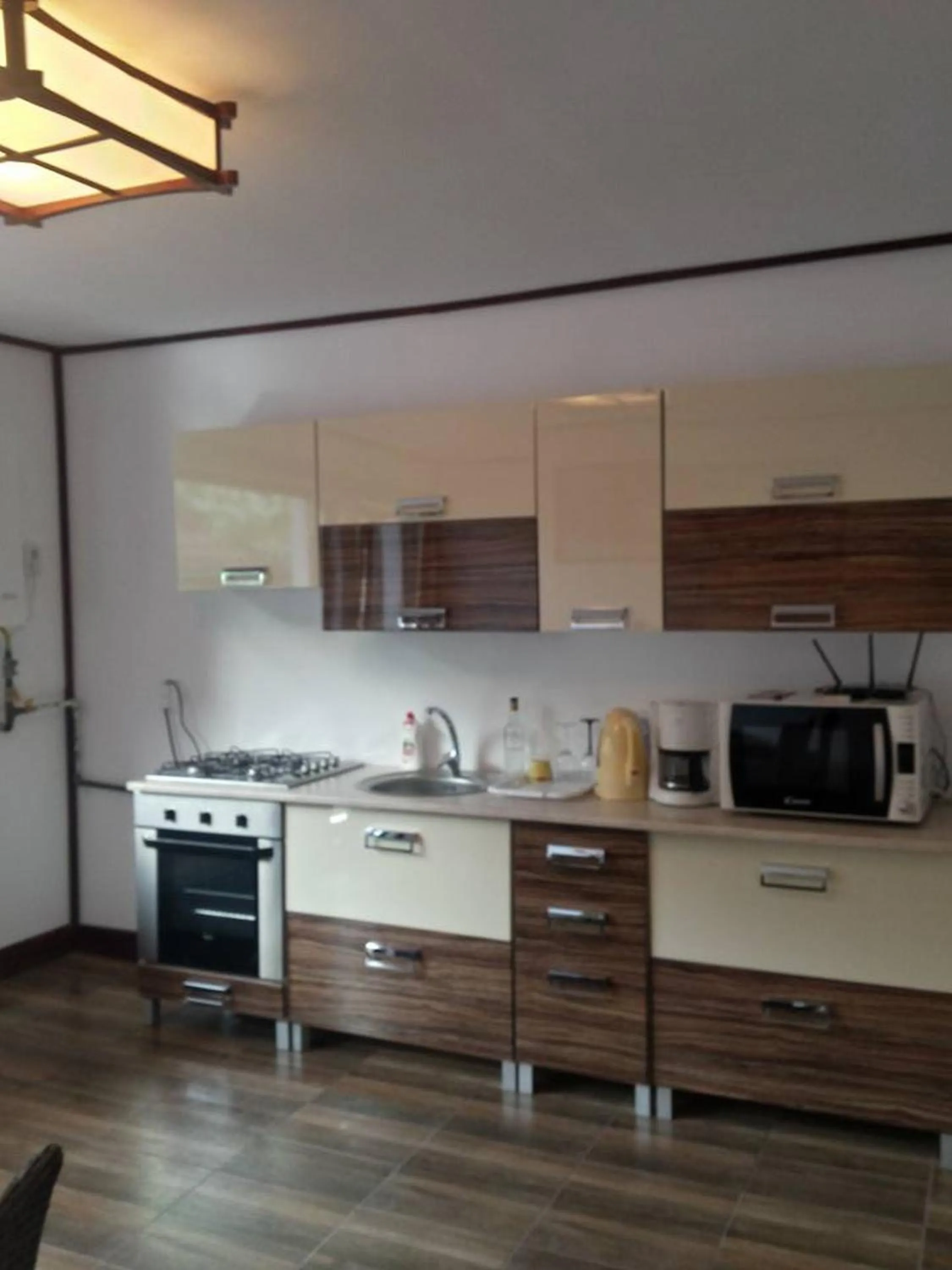 Communal kitchen in Casa Lily - Japanese Retreat