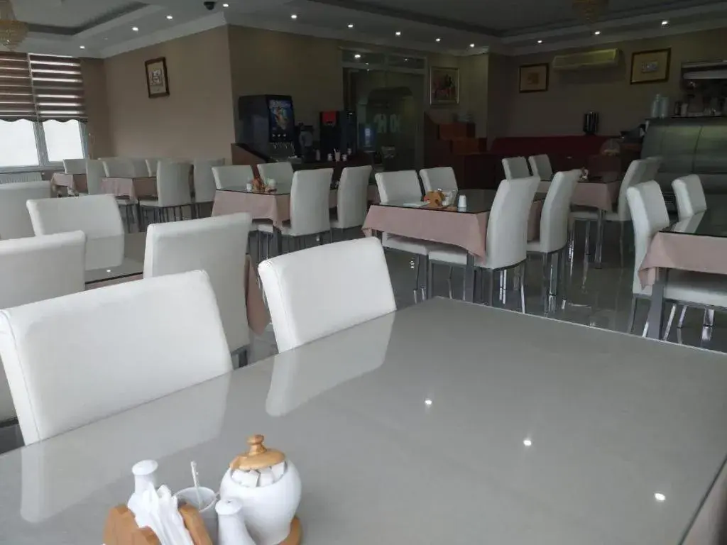 Restaurant/places to eat in Dempa Hotel Restaurant/places to eat in Dempa Hotel