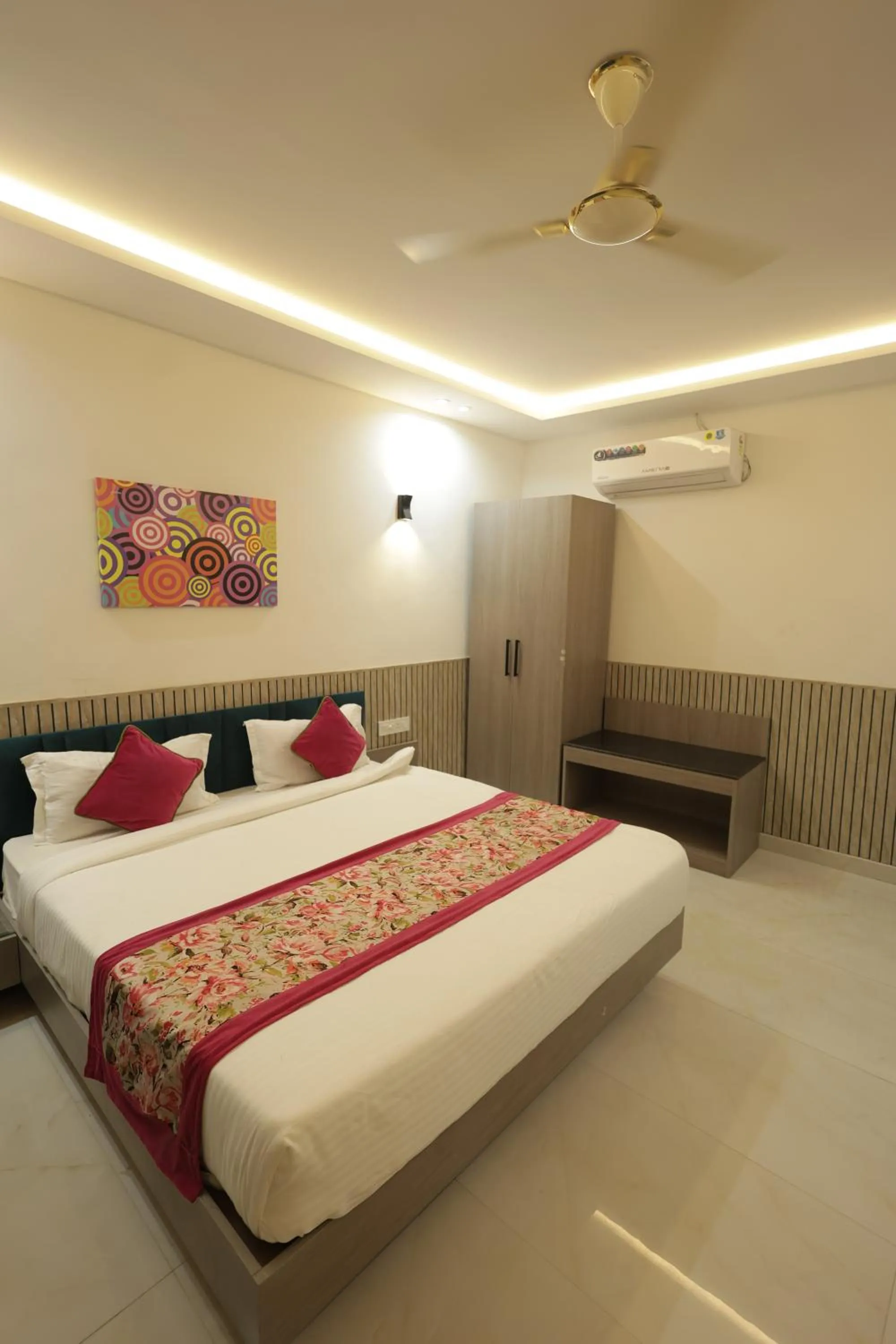 Bedroom, Bed in Hotel Grand Vasaante