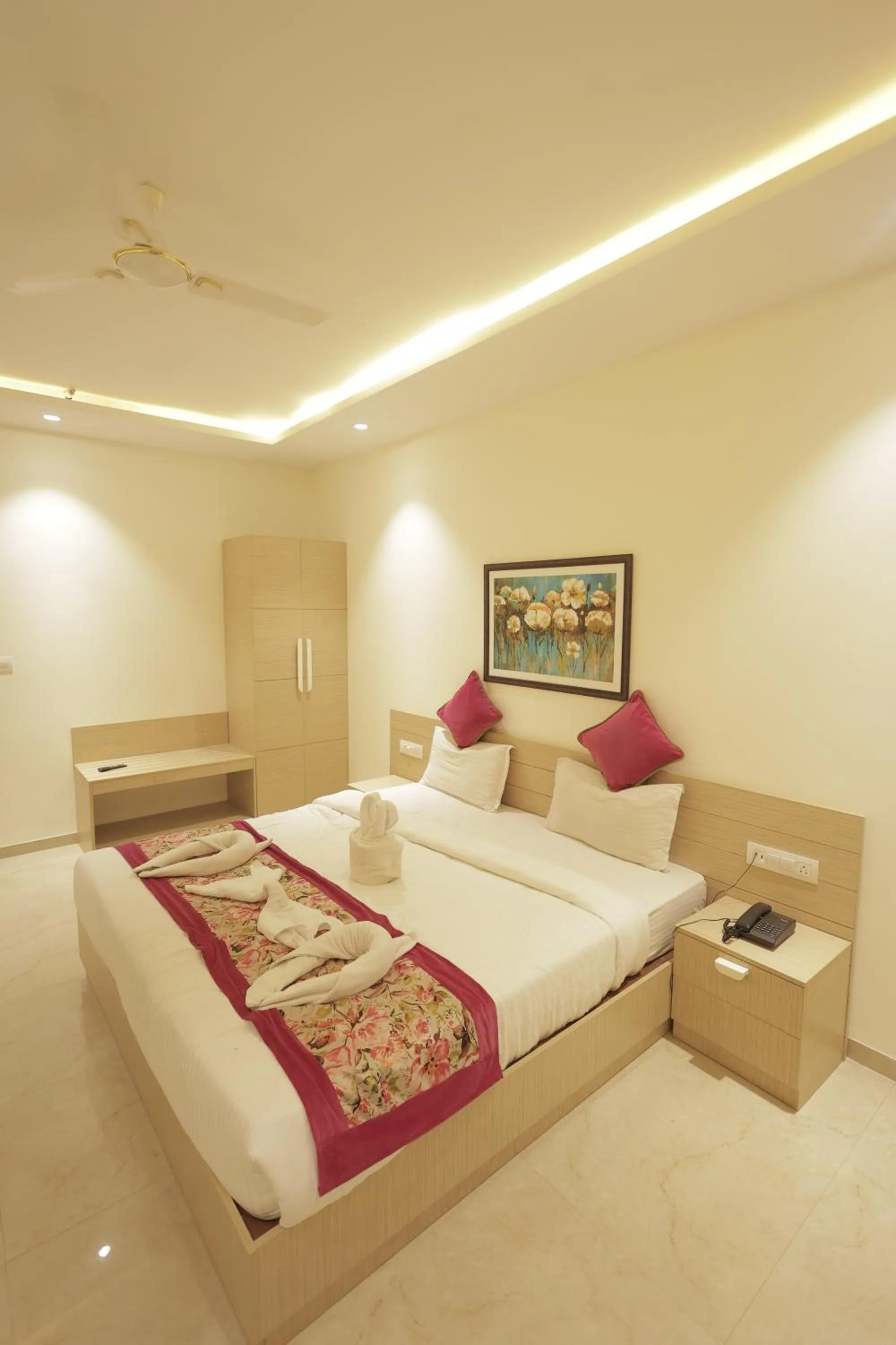 Bedroom, Bed in Hotel Grand Vasaante