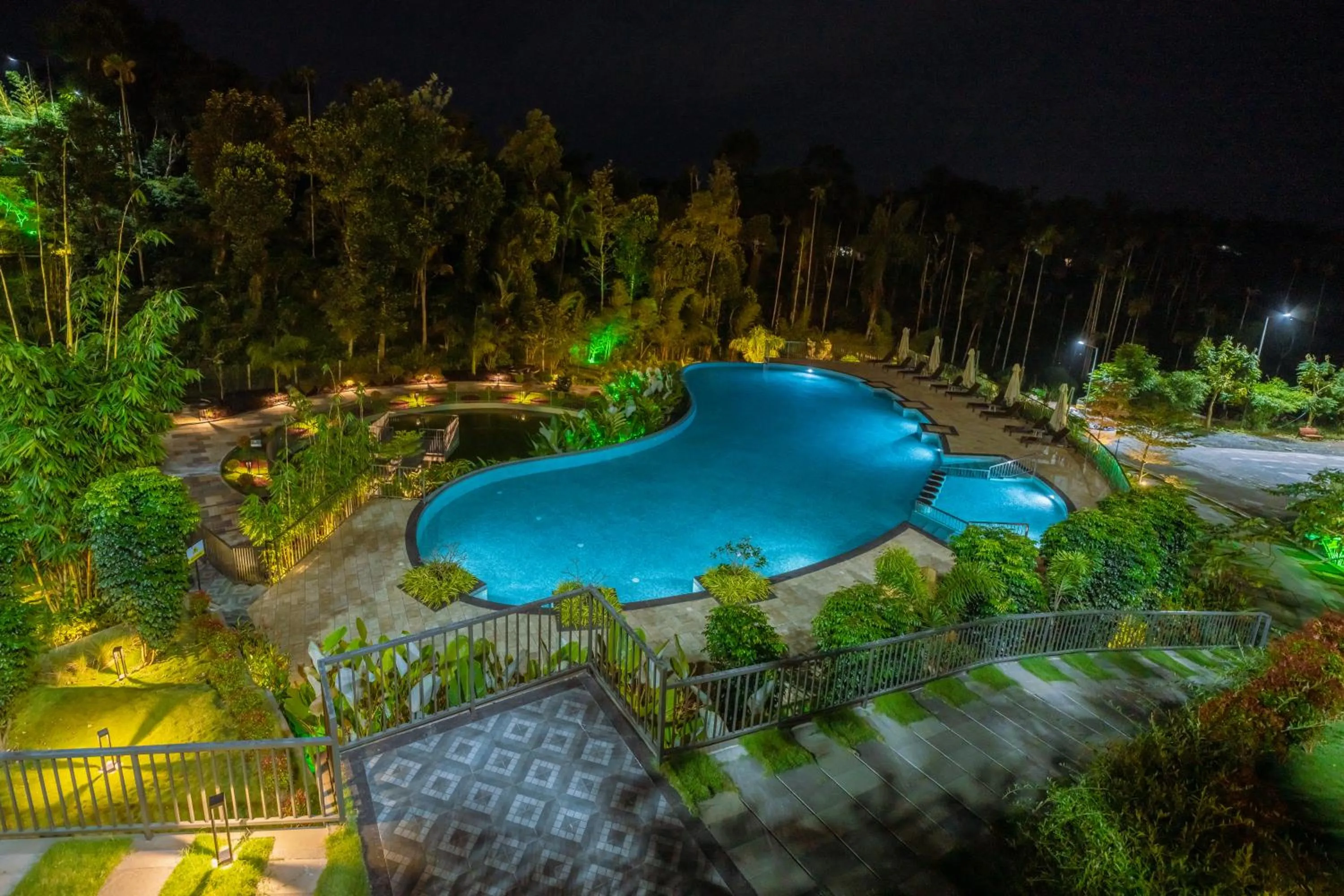 Pool view in EVORA Resort and SPA