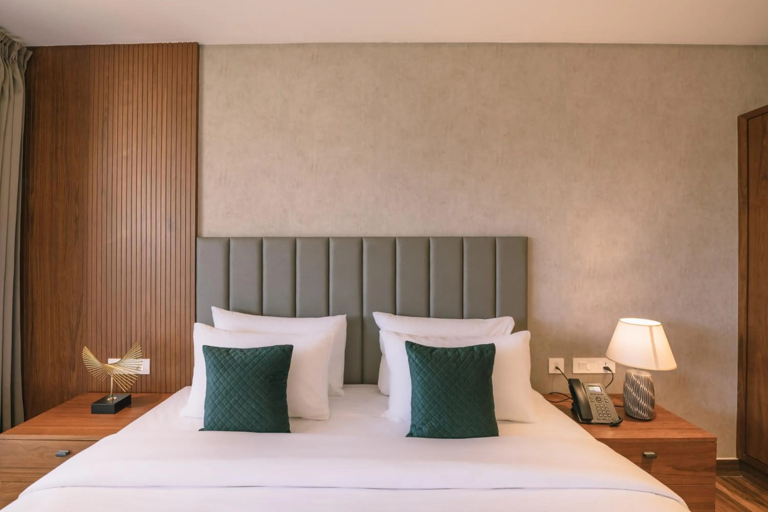 Bed in EVORA Resort and SPA