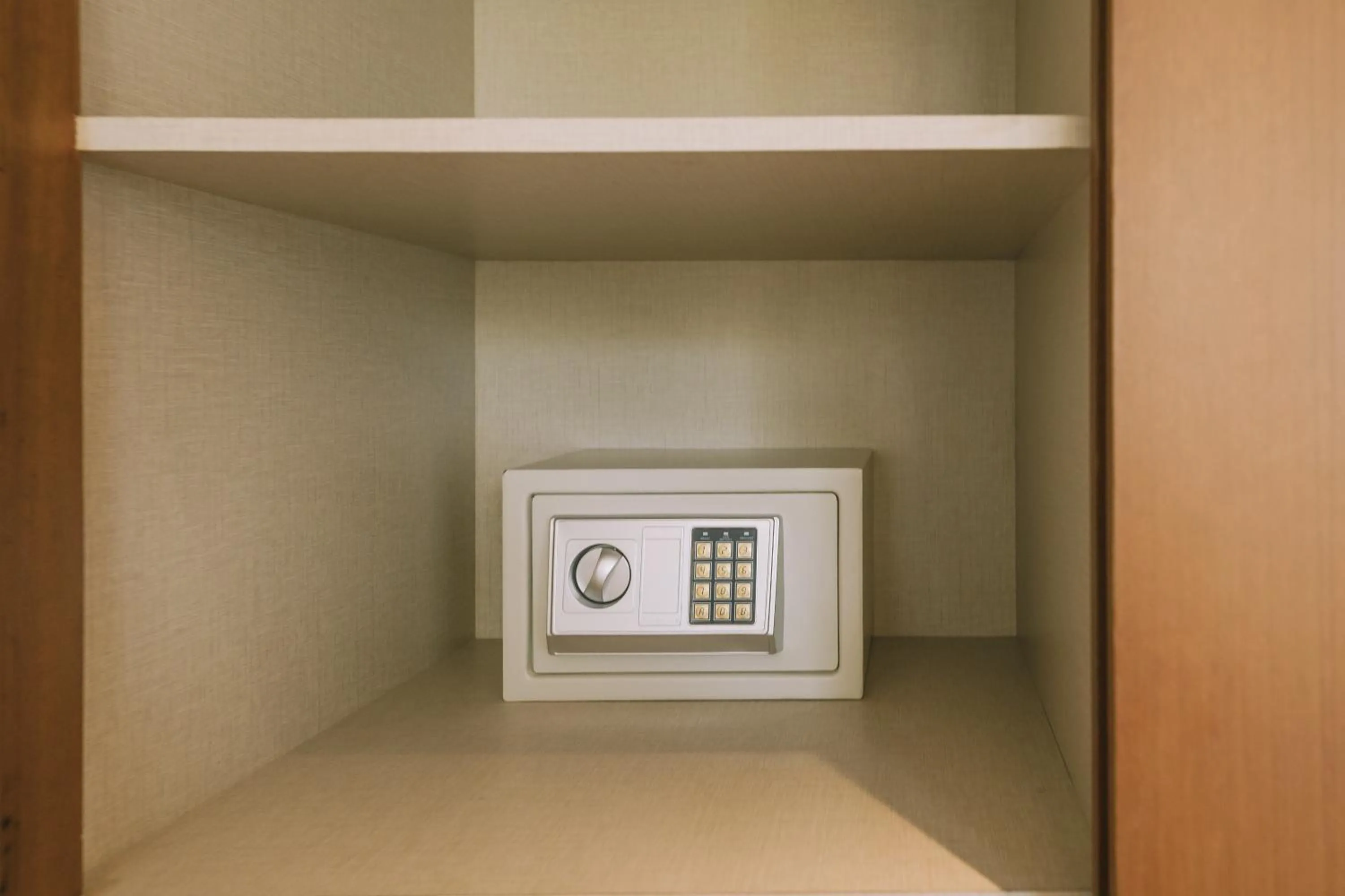 locker in EVORA Resort and SPA