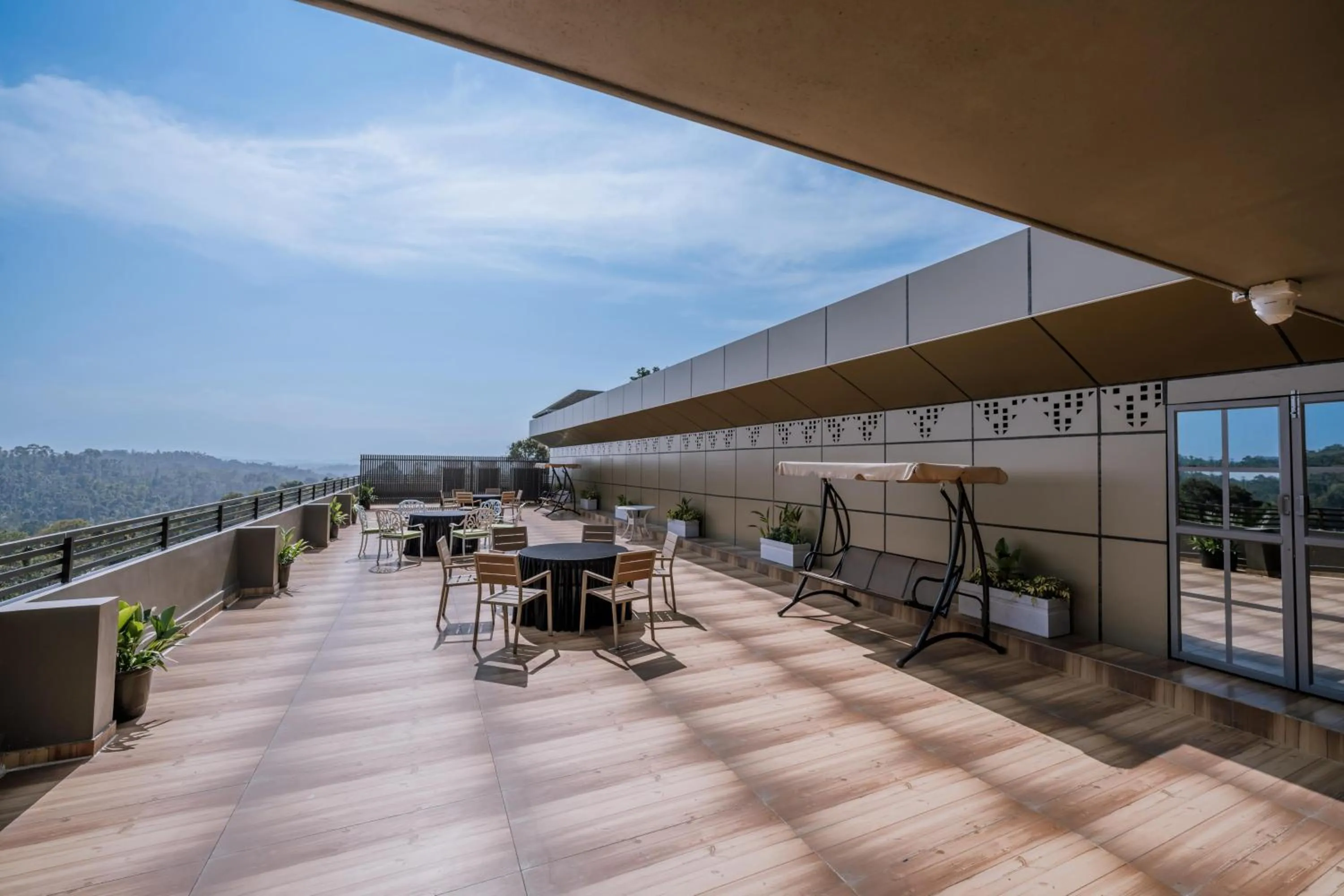 Dining area in EVORA Resort and SPA