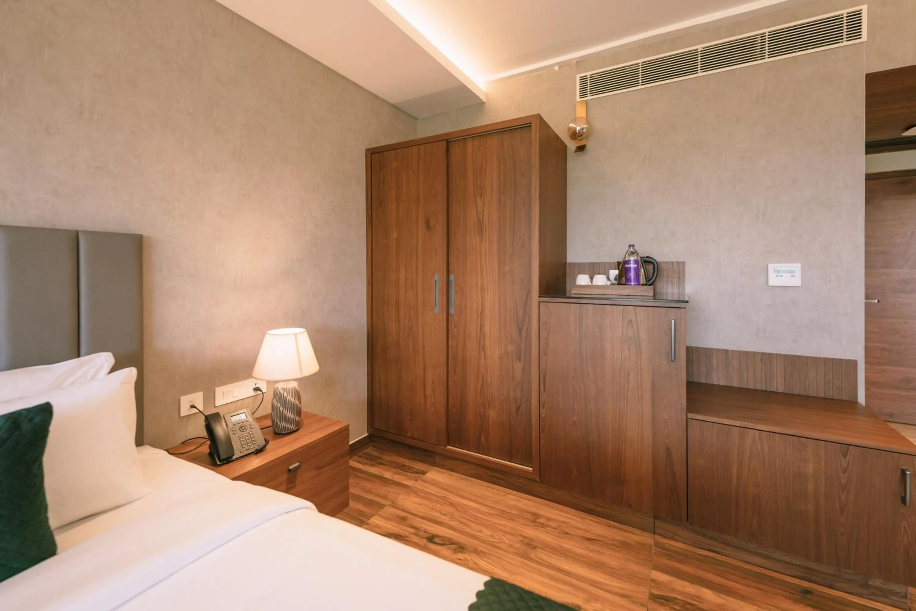 Bed in EVORA Resort and SPA