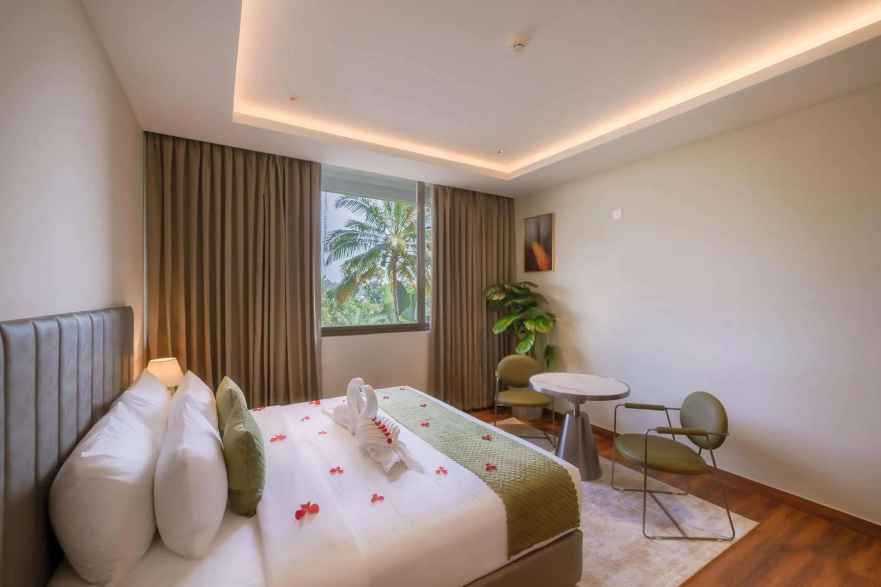 Bed in EVORA Resort and SPA