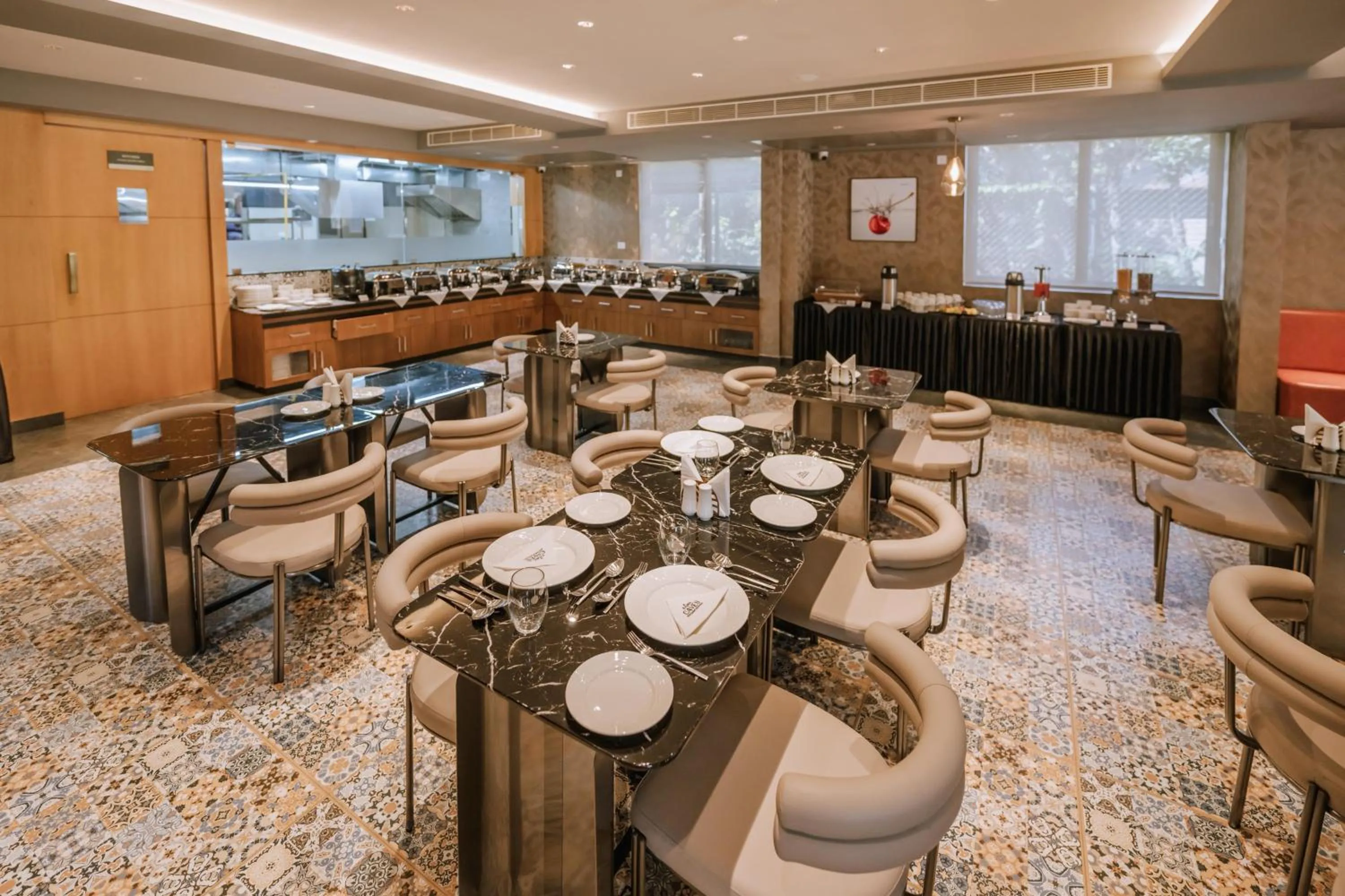 Restaurant/places to eat in EVORA Resort and SPA