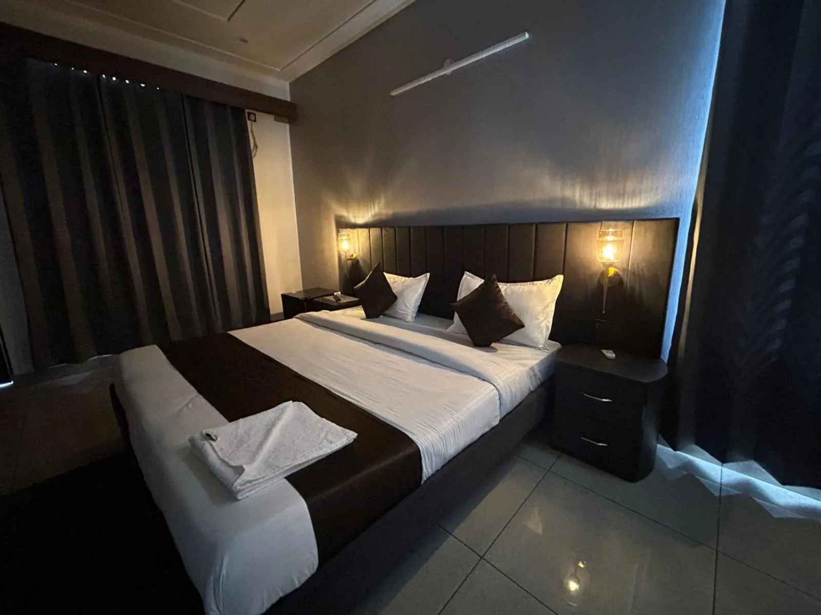 Living room, Bed in Raj Residency Gurgaon