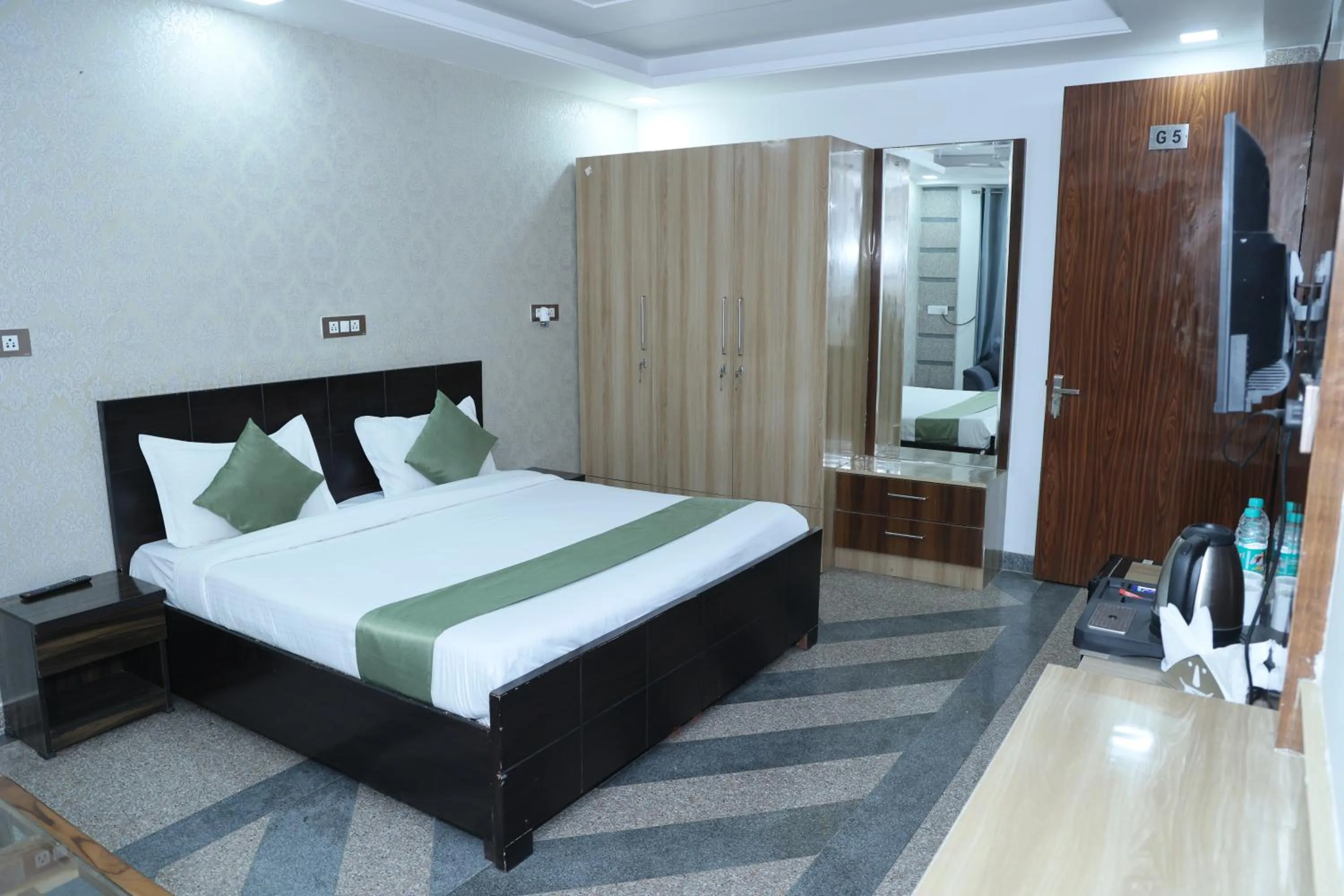 Bed in Raj Residency Gurgaon