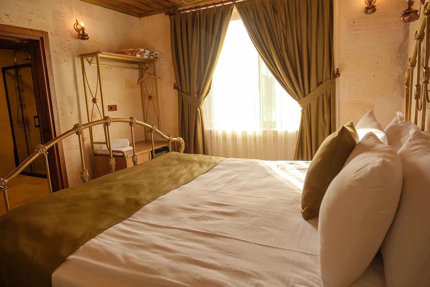 Bed in Zeppelin Cappadocia