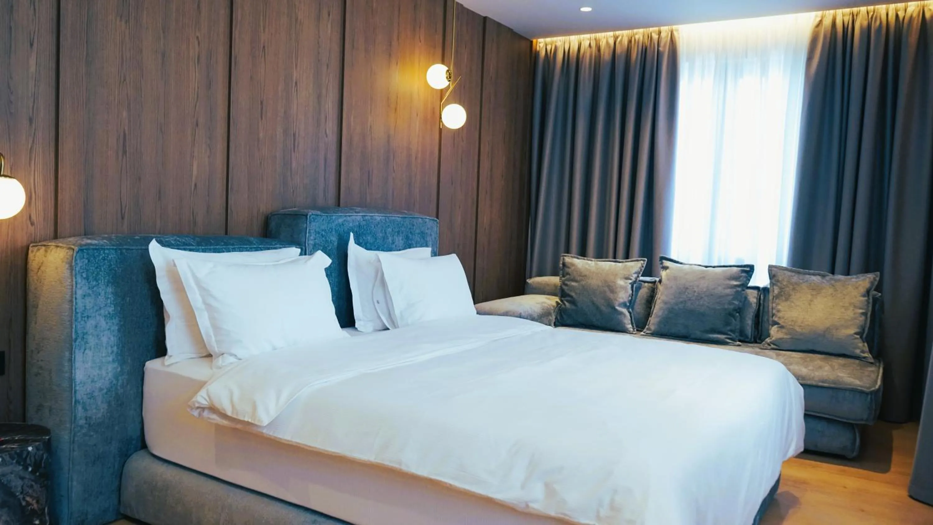 Living room, Bed in Arbnor Boutique Hotel