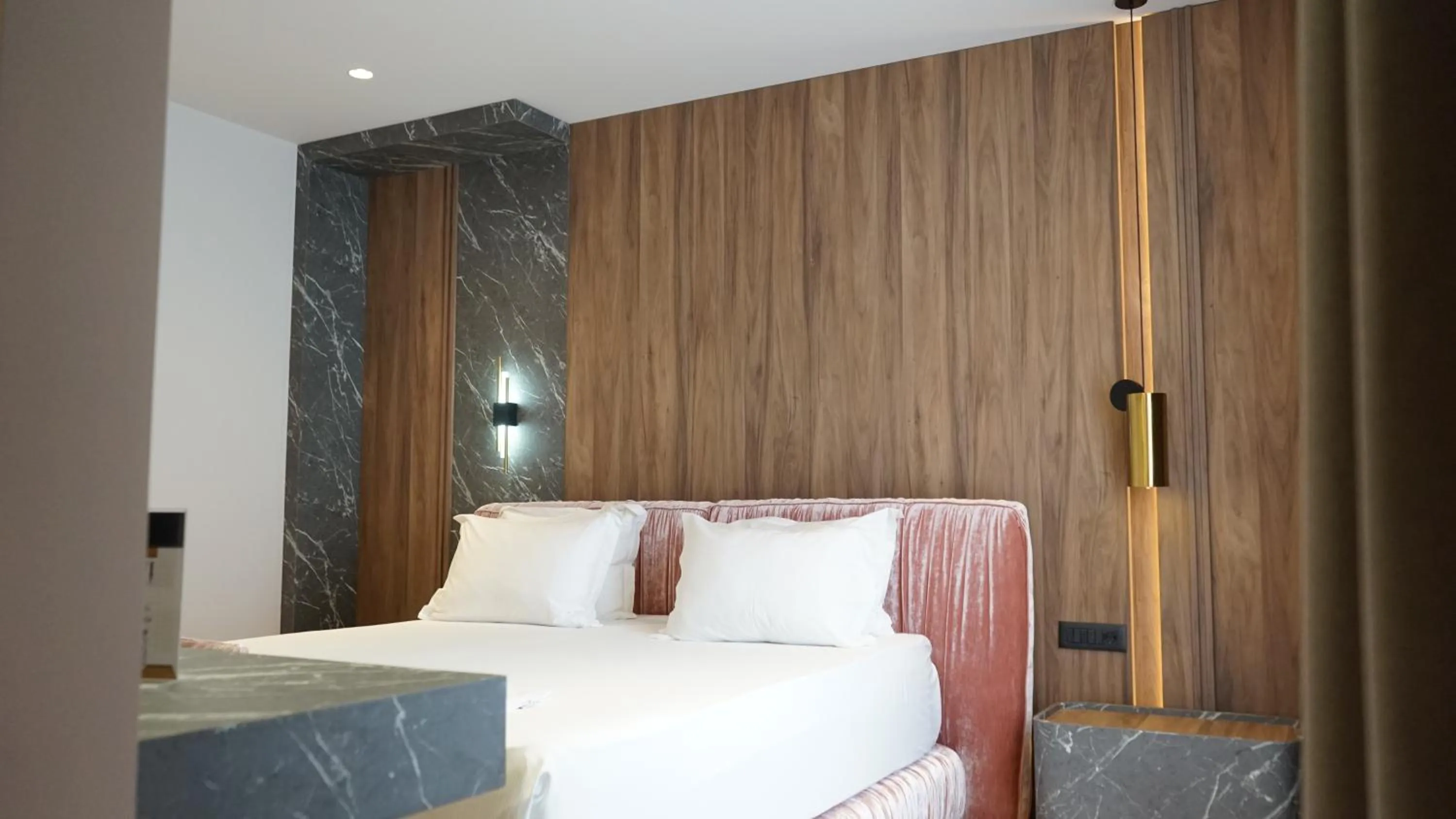 Property building, Bed in Arbnor Boutique Hotel