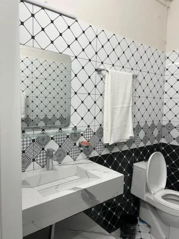 Shower in Landmark Guest House