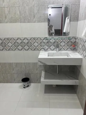 Shower in Landmark Guest House