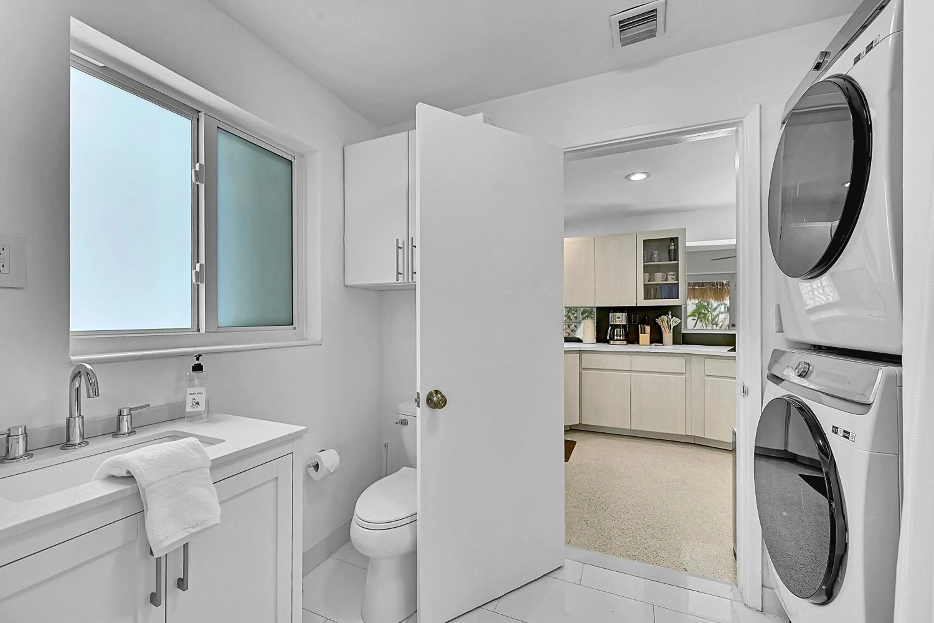 Toilet in Inn On The Drive