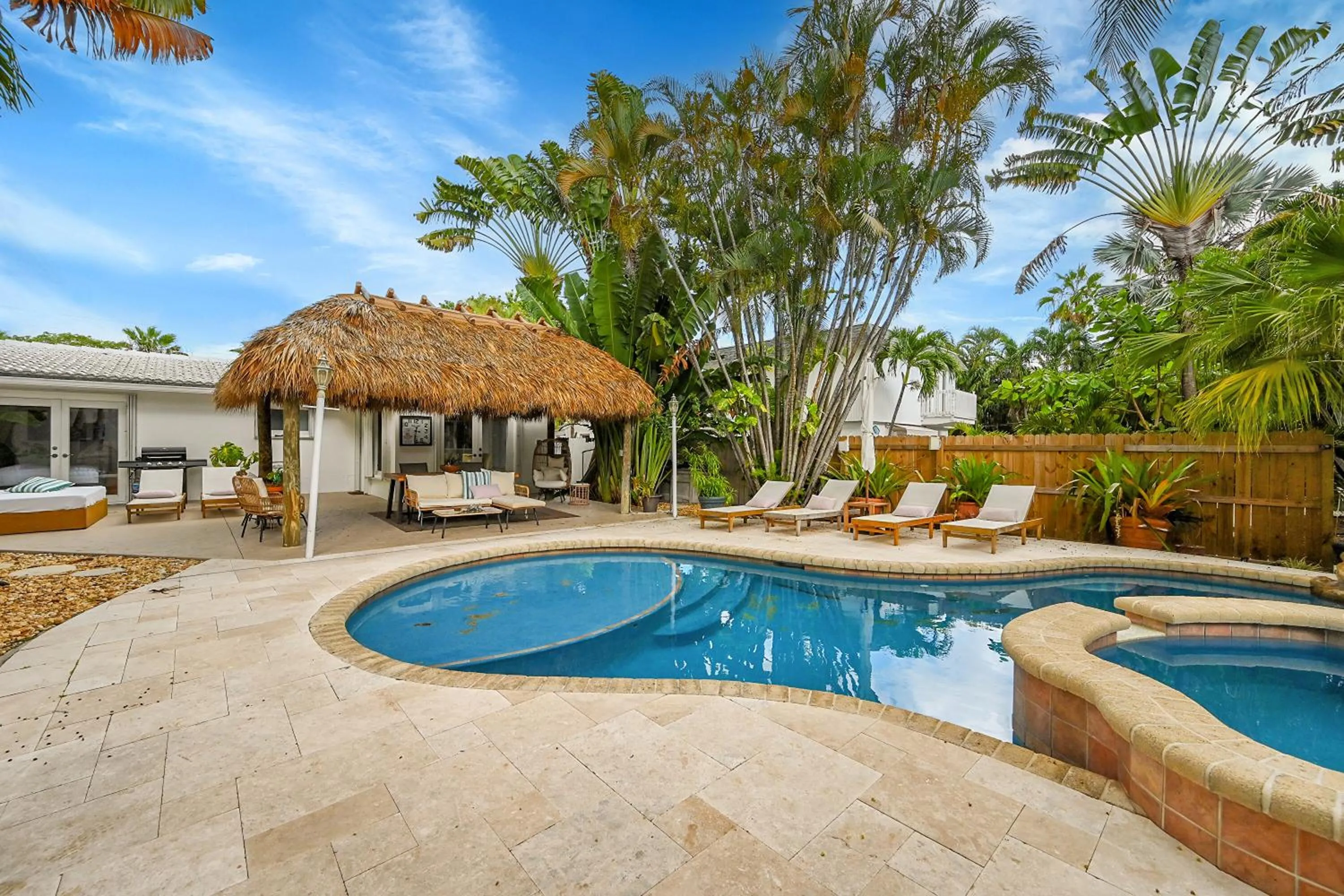 Hot Tub in Inn On The Drive