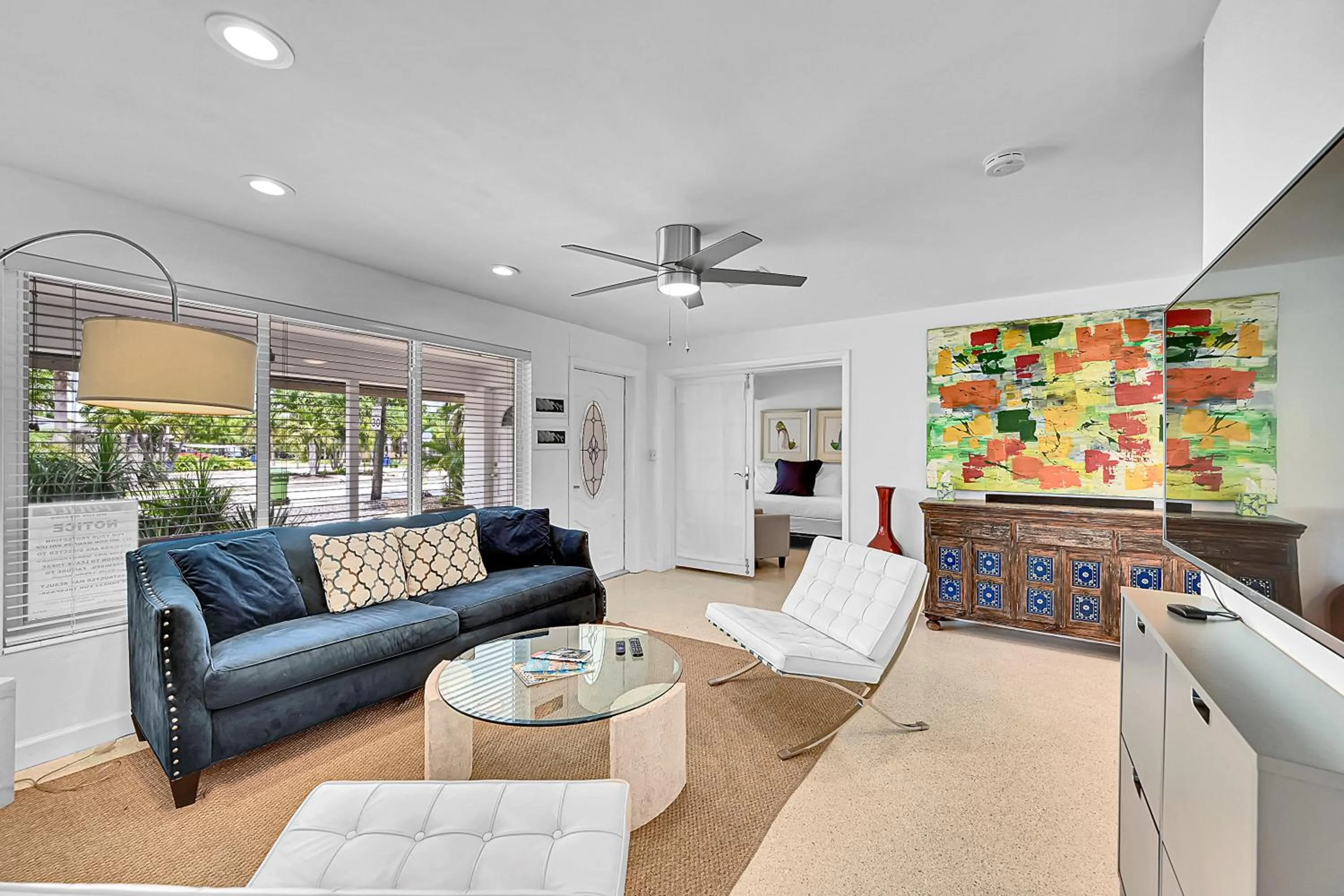 Living room in Inn On The Drive