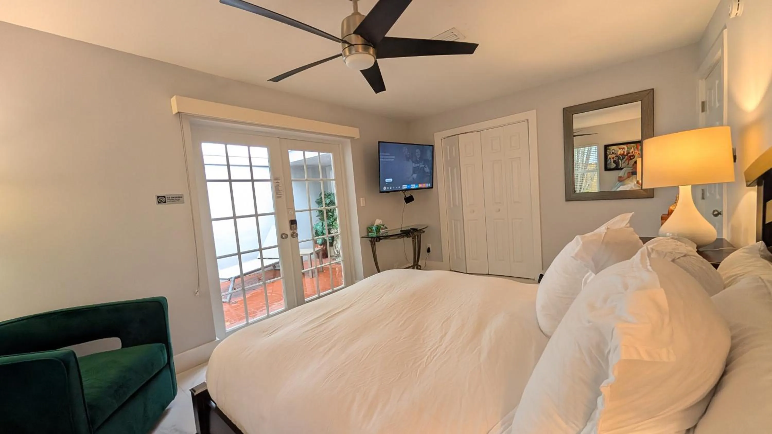 Bedroom, Bed in Inn On The Drive