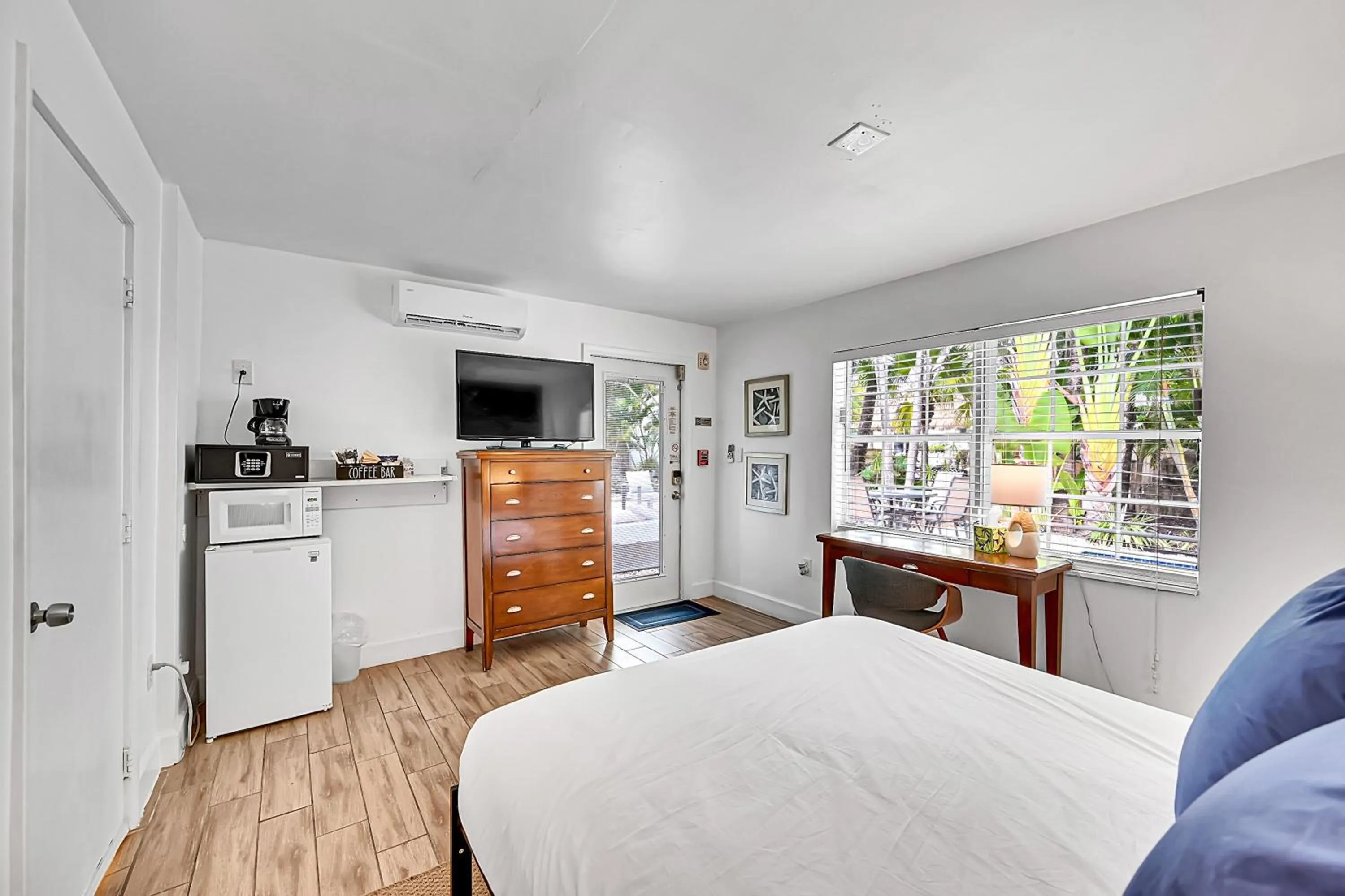 TV and multimedia in Inn On The Drive