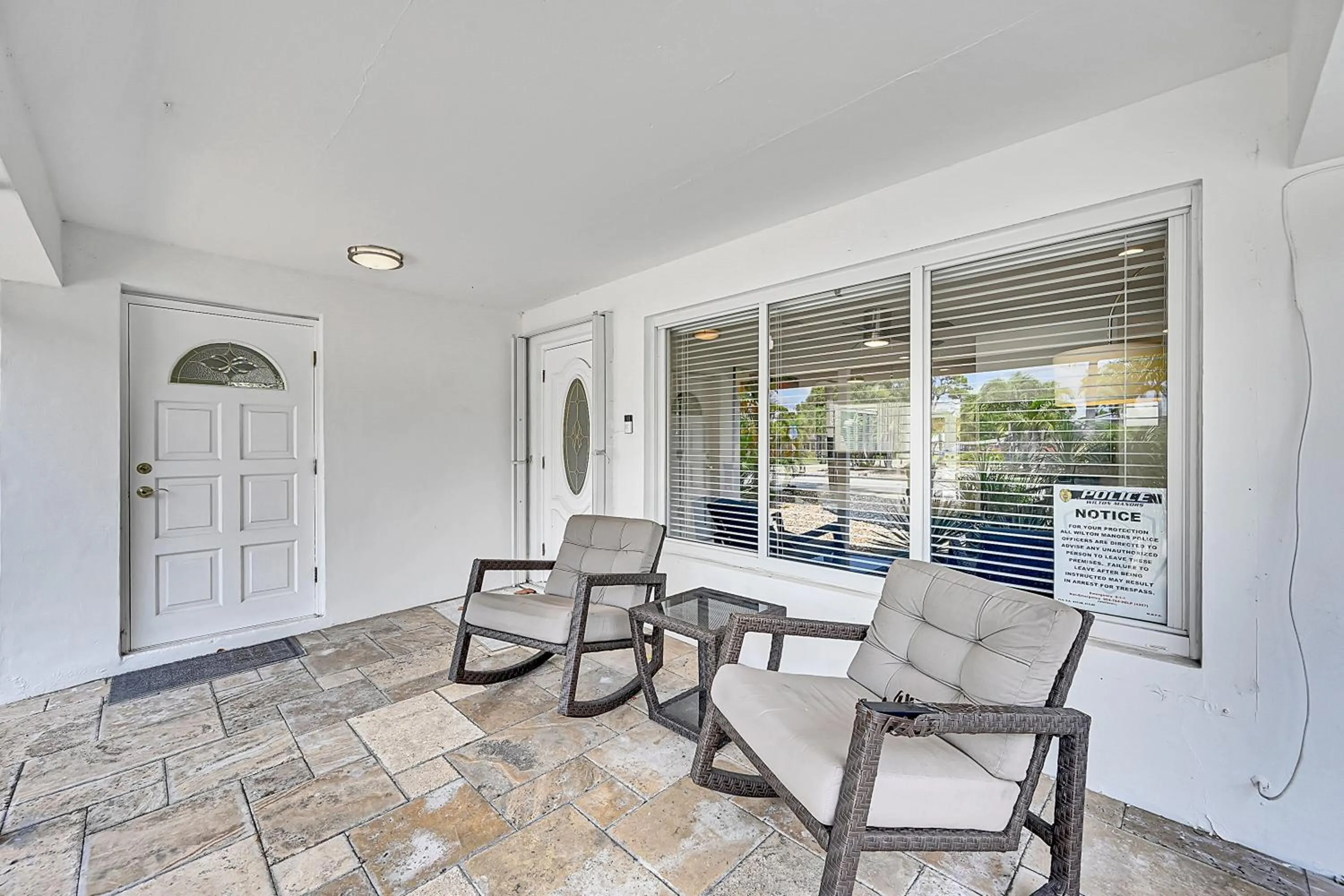 Patio in Inn On The Drive