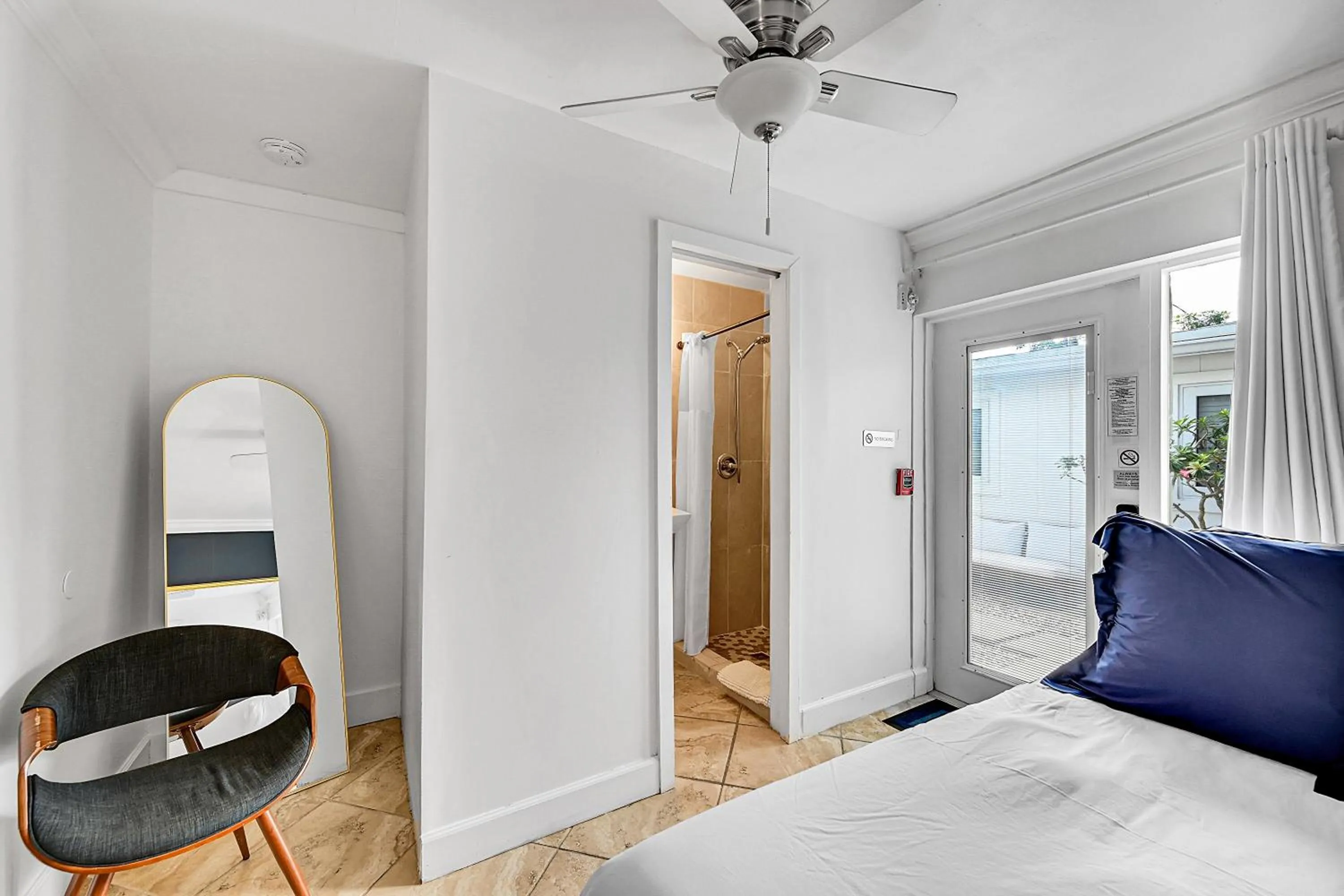 Bedroom, Bed in Inn On The Drive