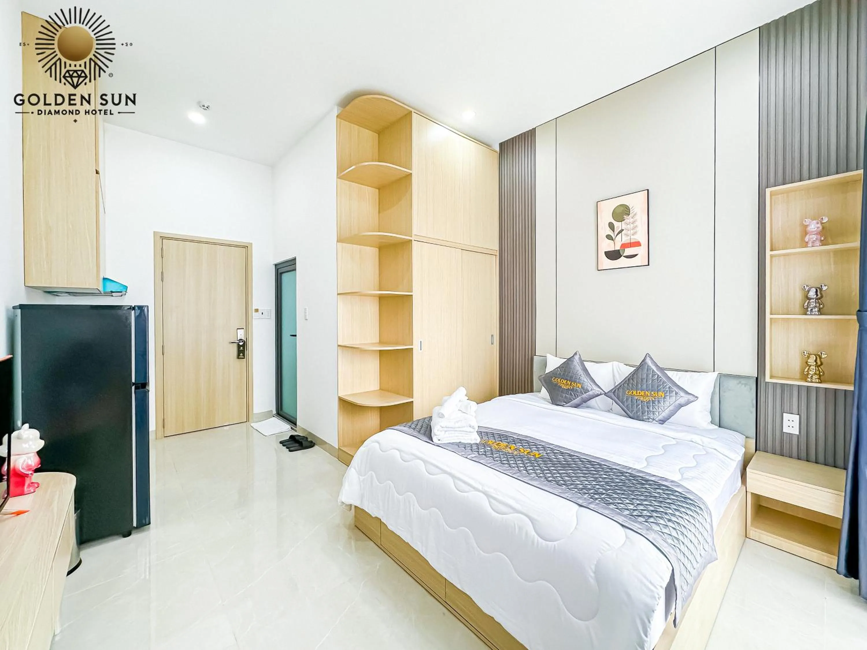 King Room with Balcony in Golden Sun Hotel Apartments 5 - Diamond Island