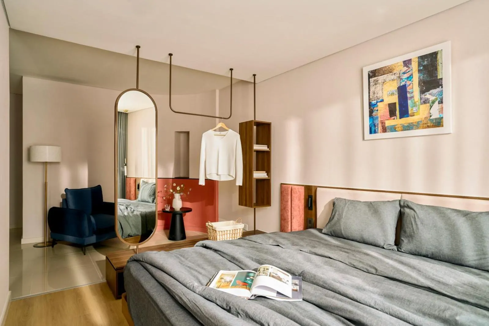 Deluxe King Room in Express by M Village 46 Thảo Điền