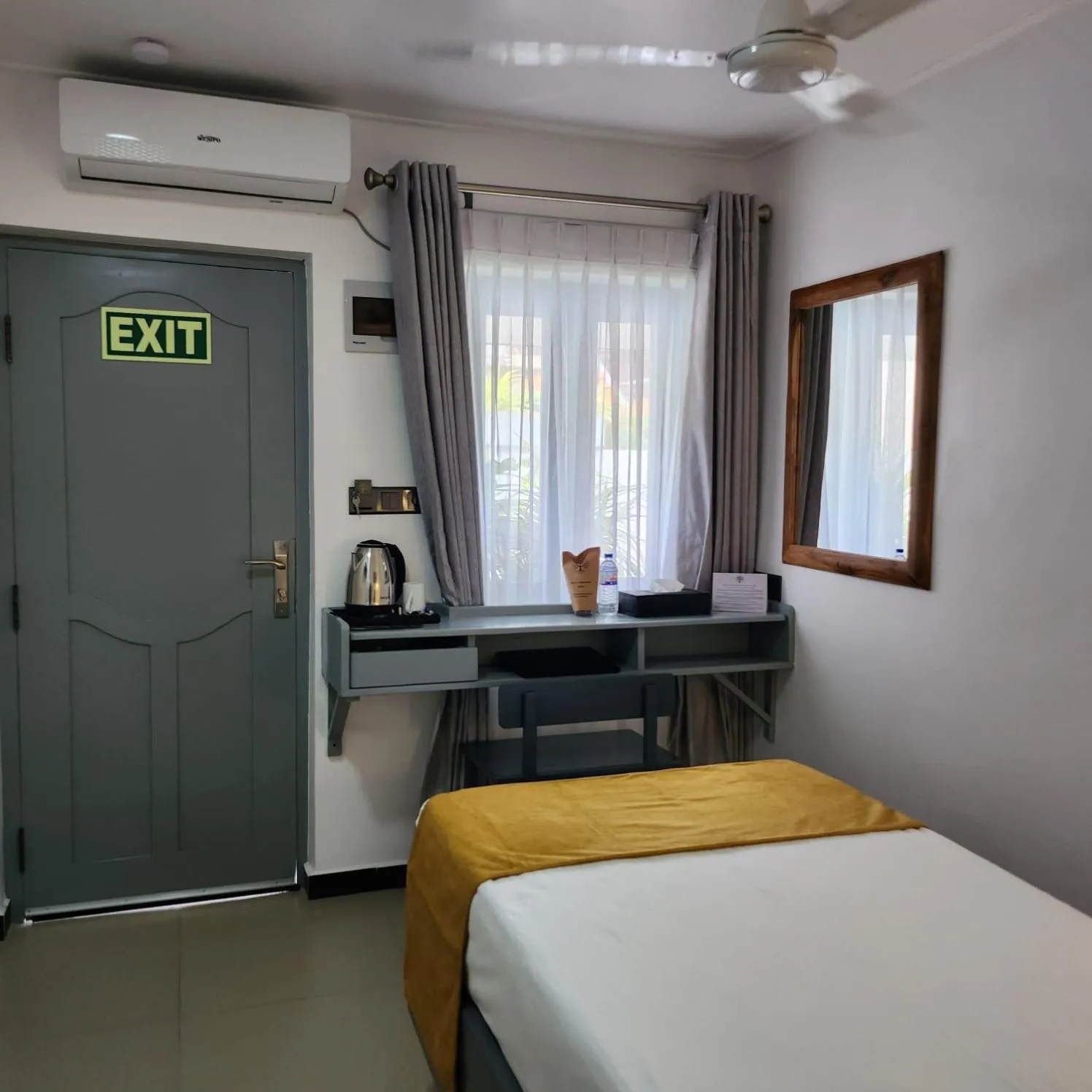 Bedroom, Bed in Neem Tree House, Trincomalee