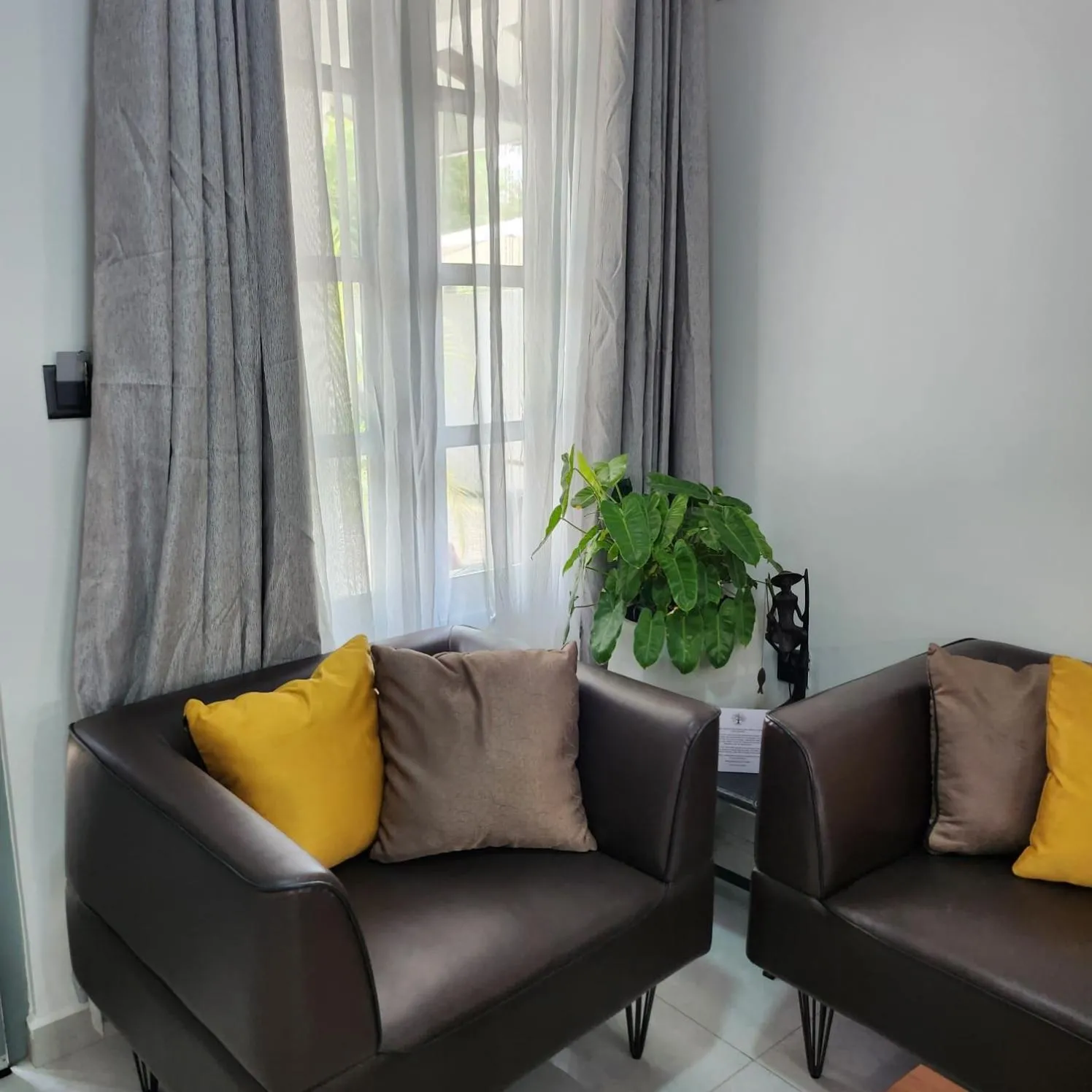 Seating area in Neem Tree House, Trincomalee