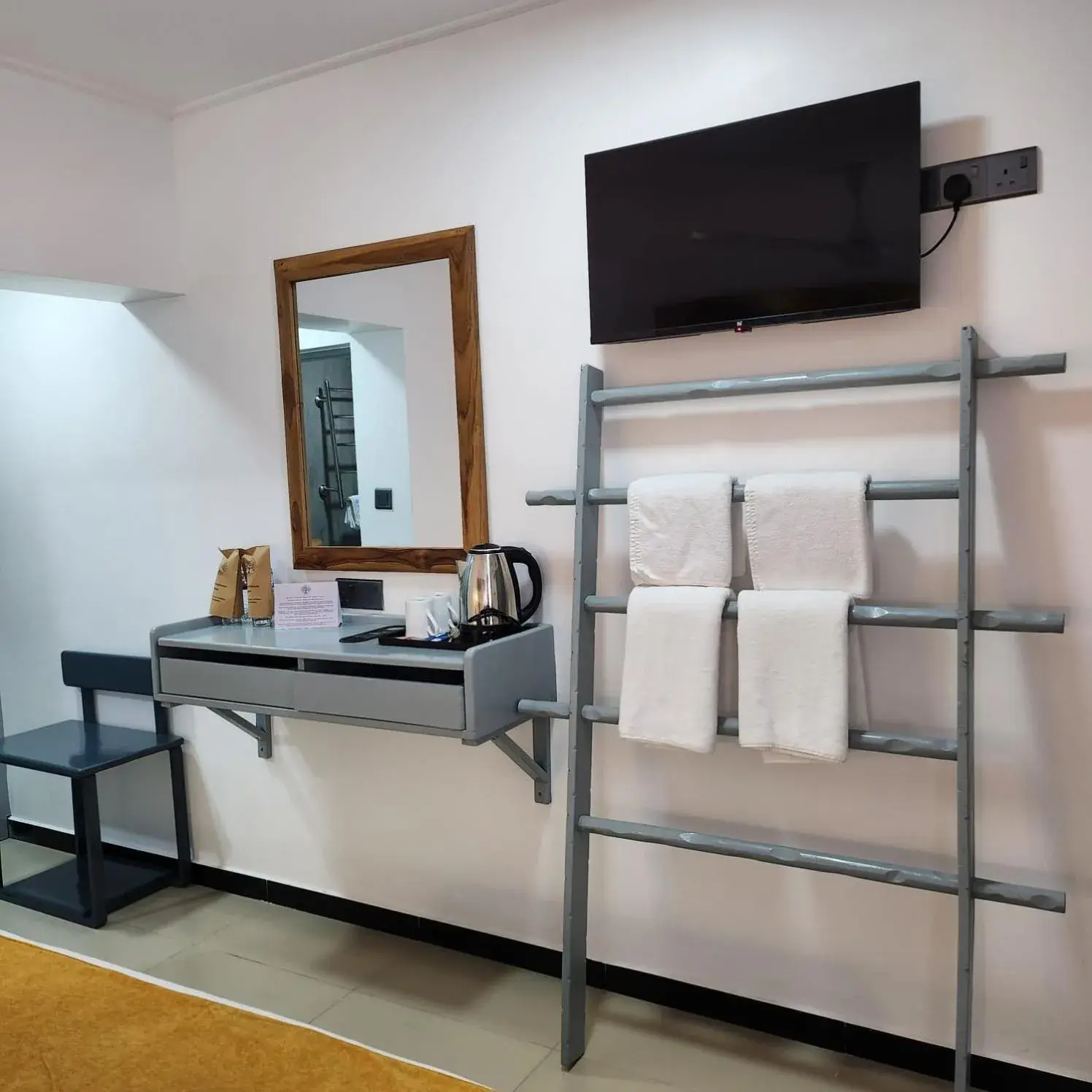 Deluxe Double Room in Neem Tree House, Trincomalee Deluxe Double Room in Neem Tree House, Trincomalee