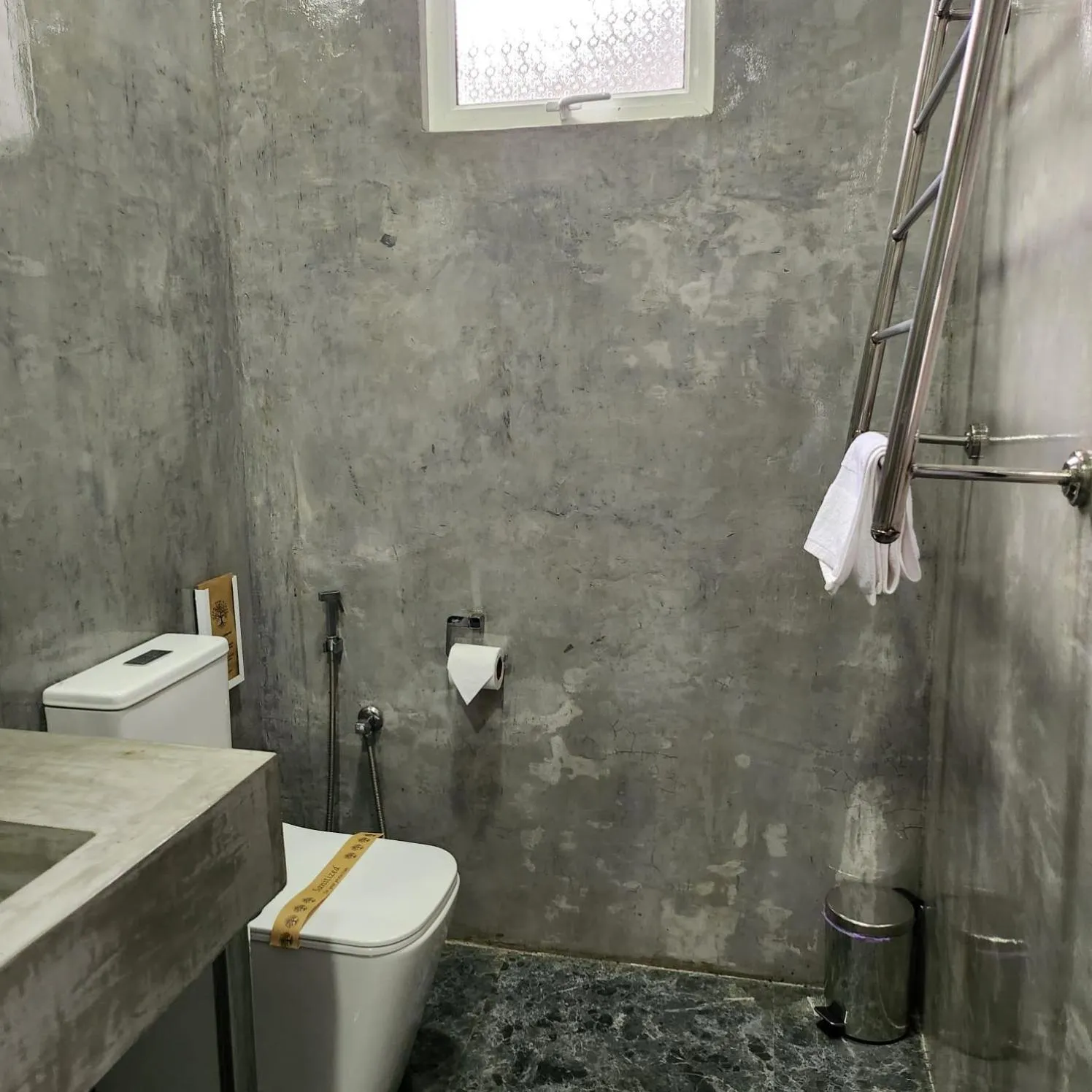 Bathroom in Neem Tree House, Trincomalee