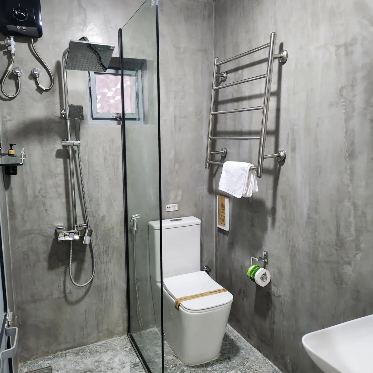 Bathroom in Neem Tree House, Trincomalee
