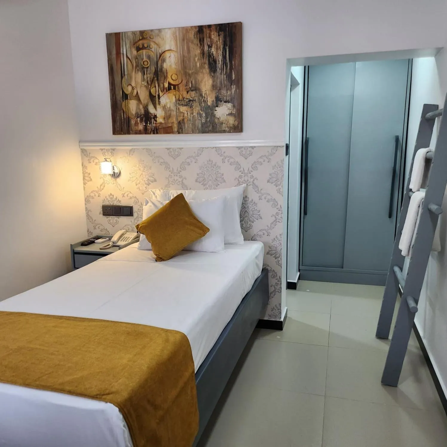 Property building, Bed in Neem Tree House, Trincomalee