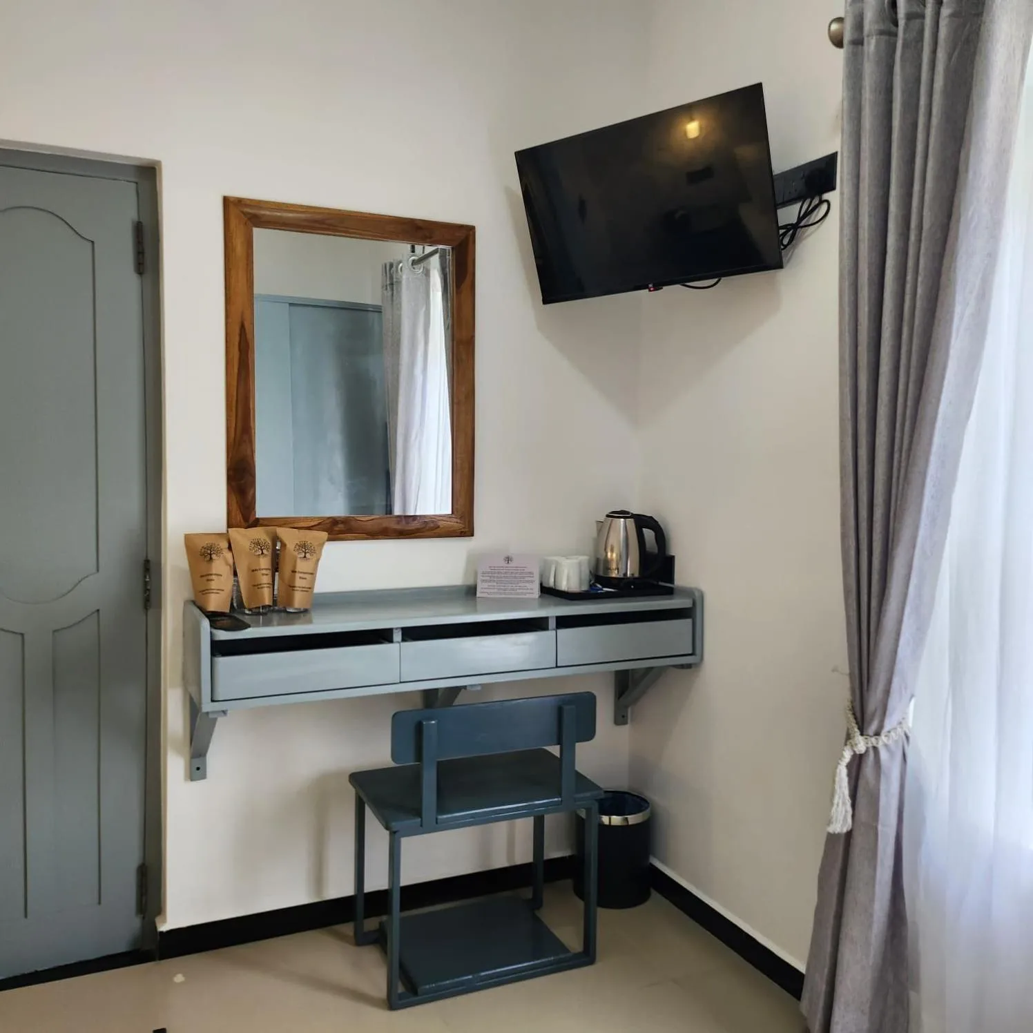 TV and multimedia in Neem Tree House, Trincomalee
