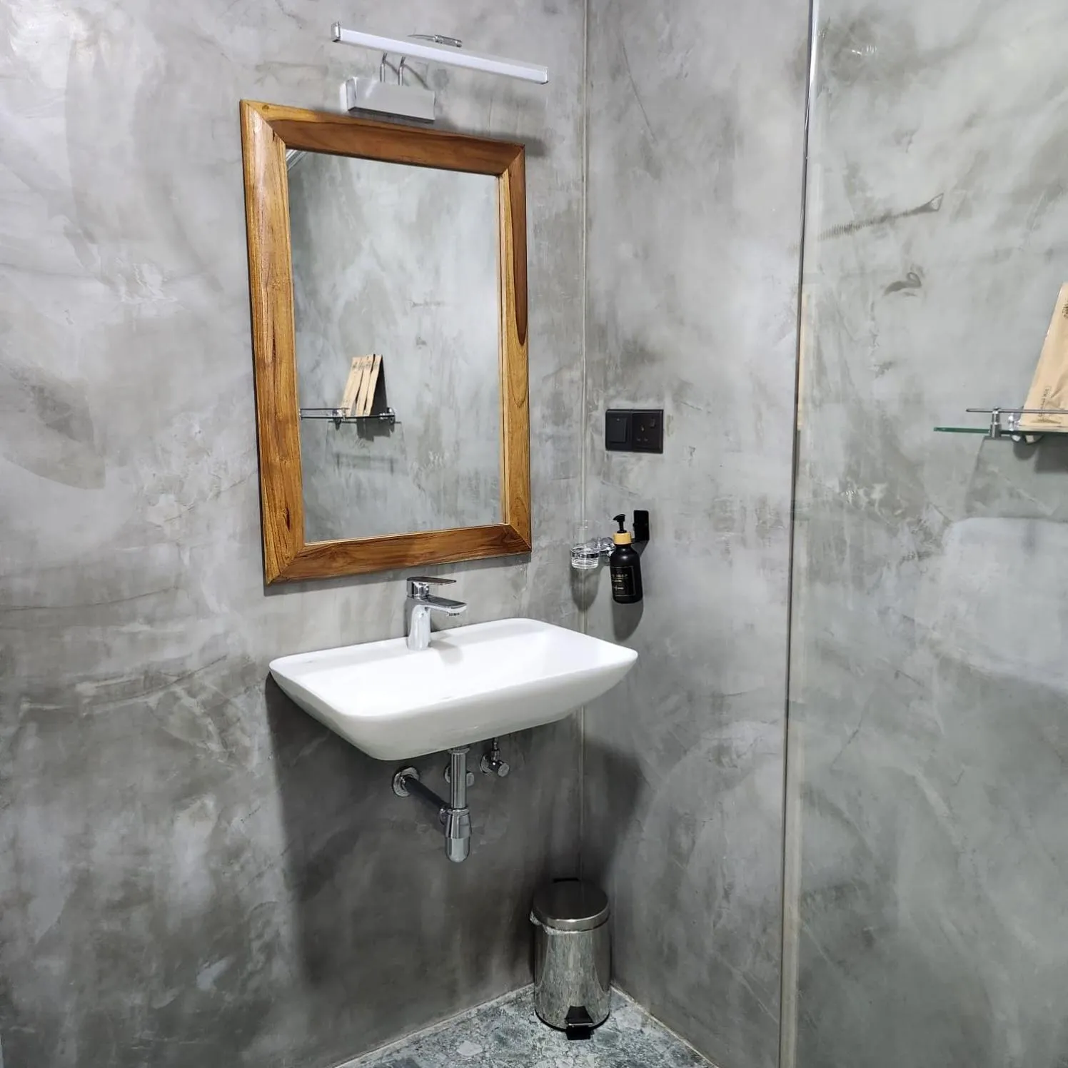 Bathroom in Neem Tree House, Trincomalee