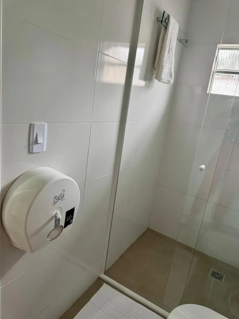 Toilet in Della Economy Hotel