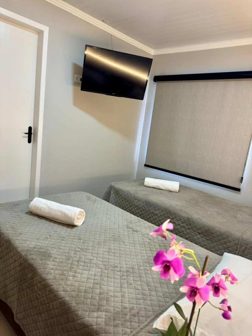 Bed in Della Economy Hotel