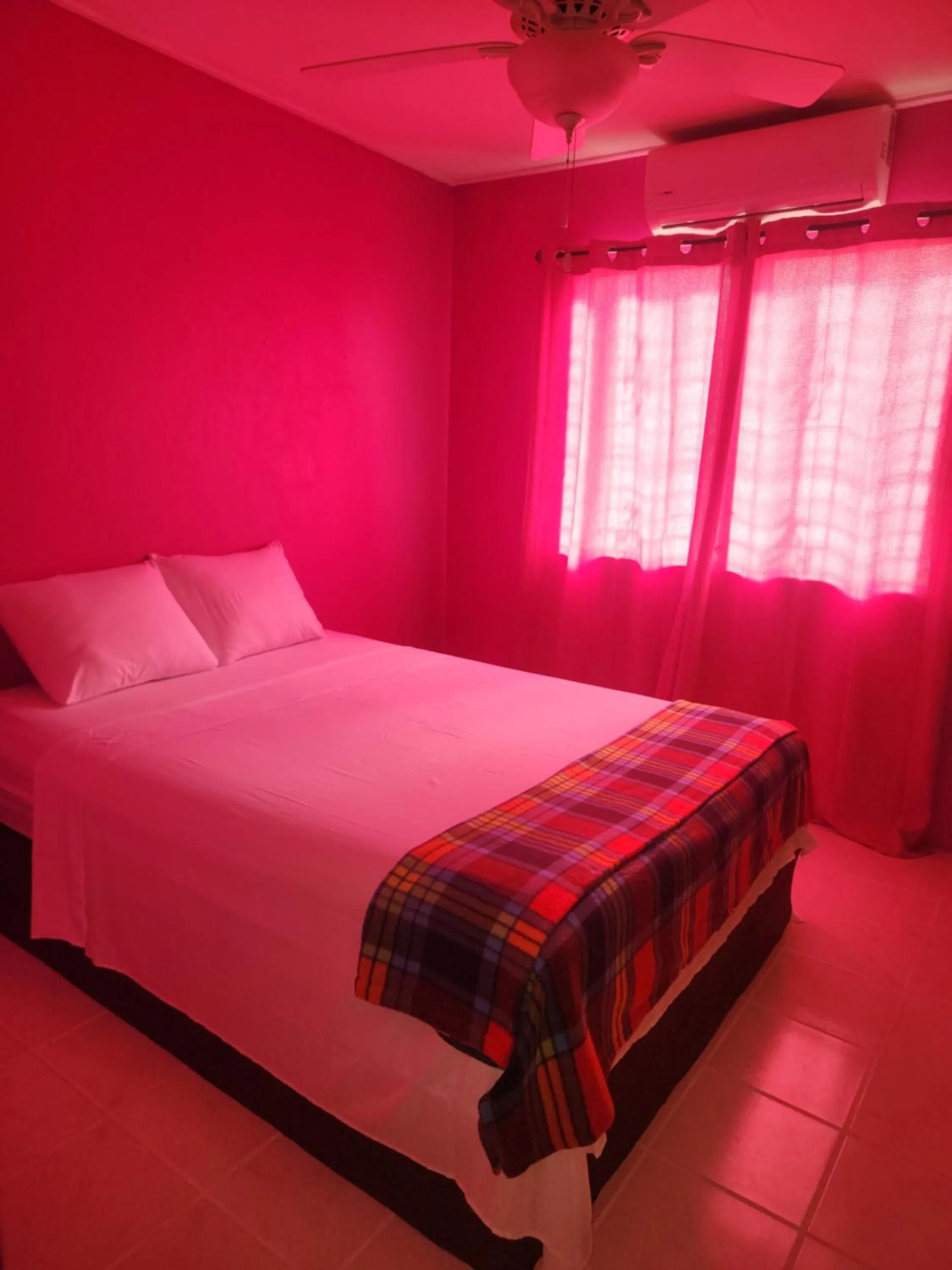 EL REY Hotel & Restaurant