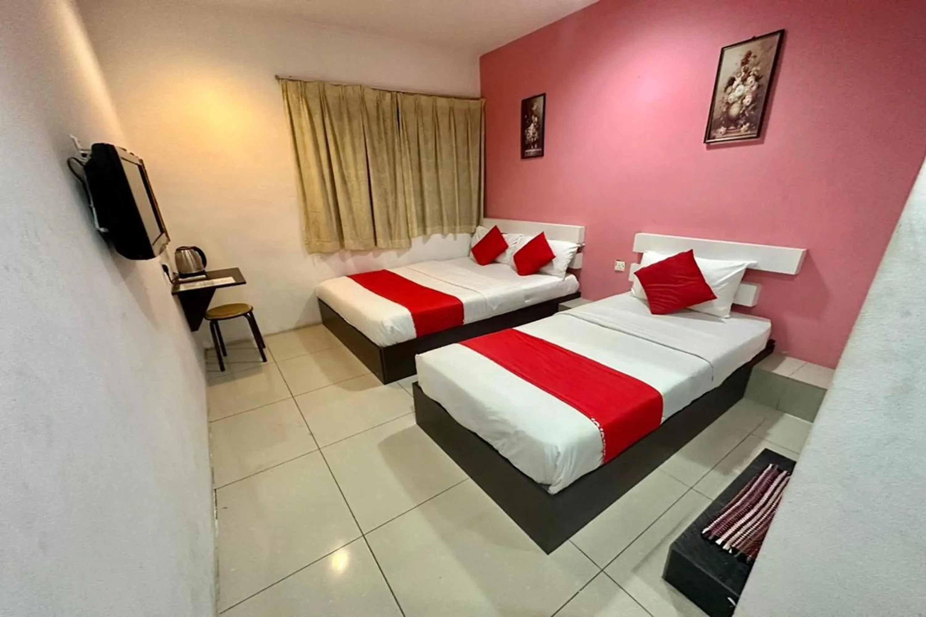 Bedroom, Bed in Cahaya Midah - BilikXpert Bedroom, Bed in Cahaya Midah - BilikXpert