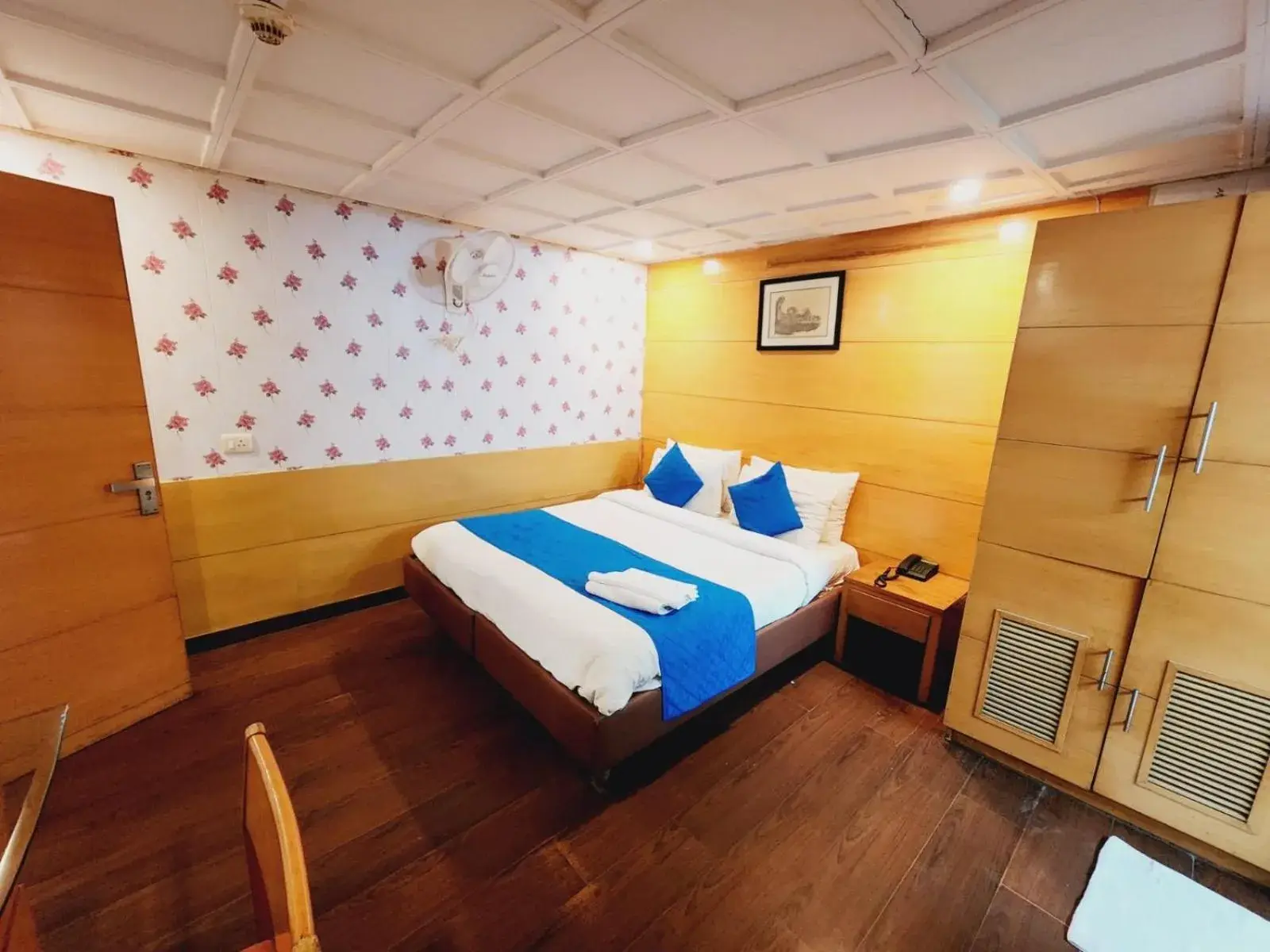 Bed in Hotels Daffodils Connaught Place Bed in Hotels Daffodils Connaught Place