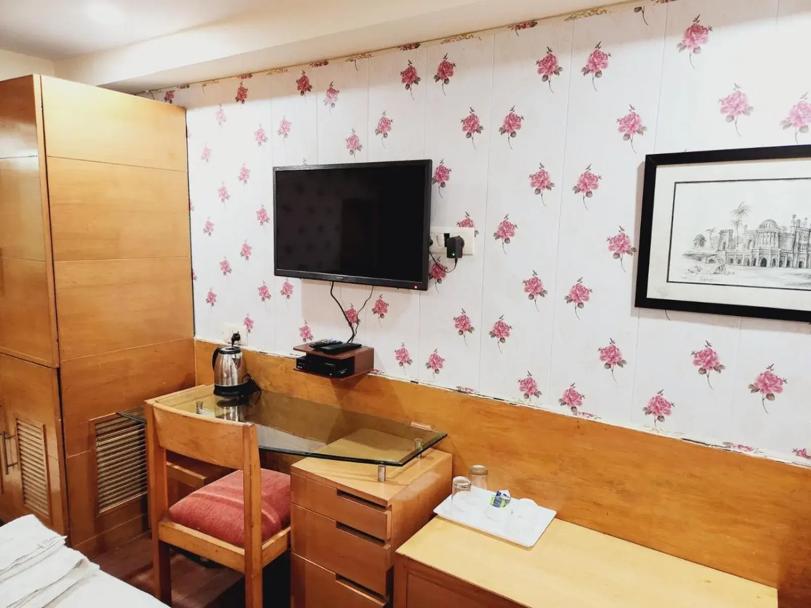 Bed in Hotels Daffodils Connaught Place Bed in Hotels Daffodils Connaught Place