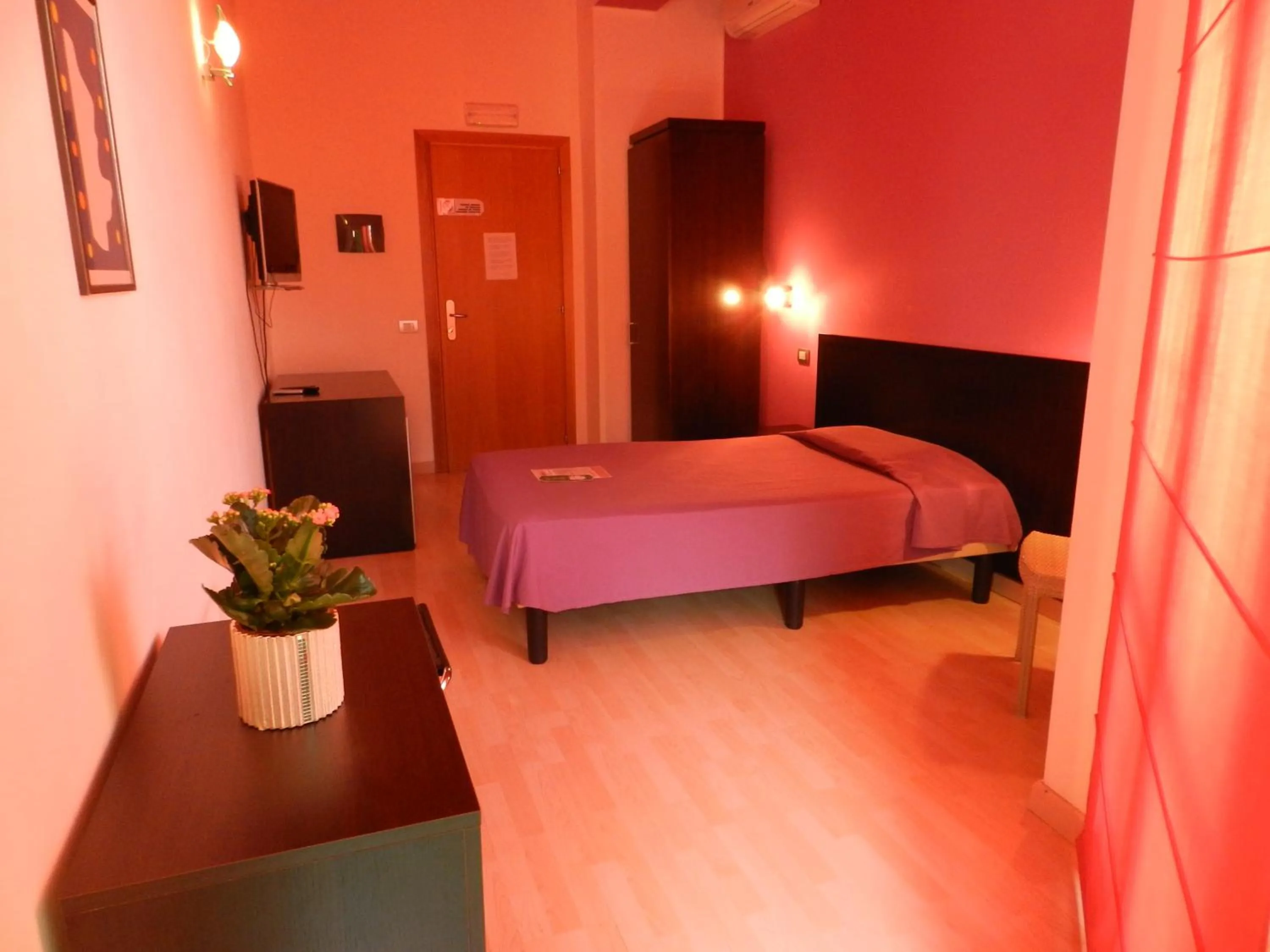Bedroom, Bed in Hotel I Colori