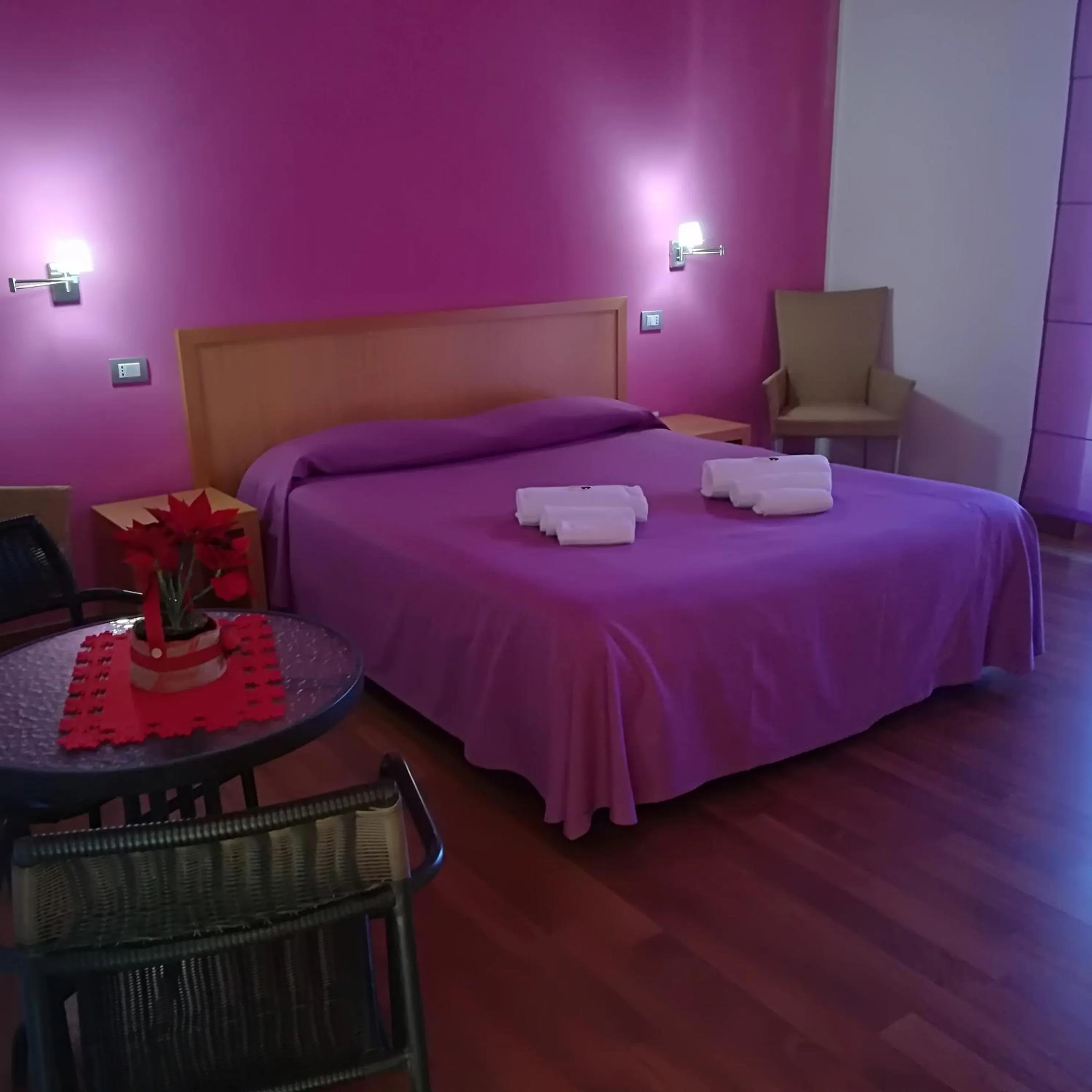 Bedroom, Bed in Hotel I Colori