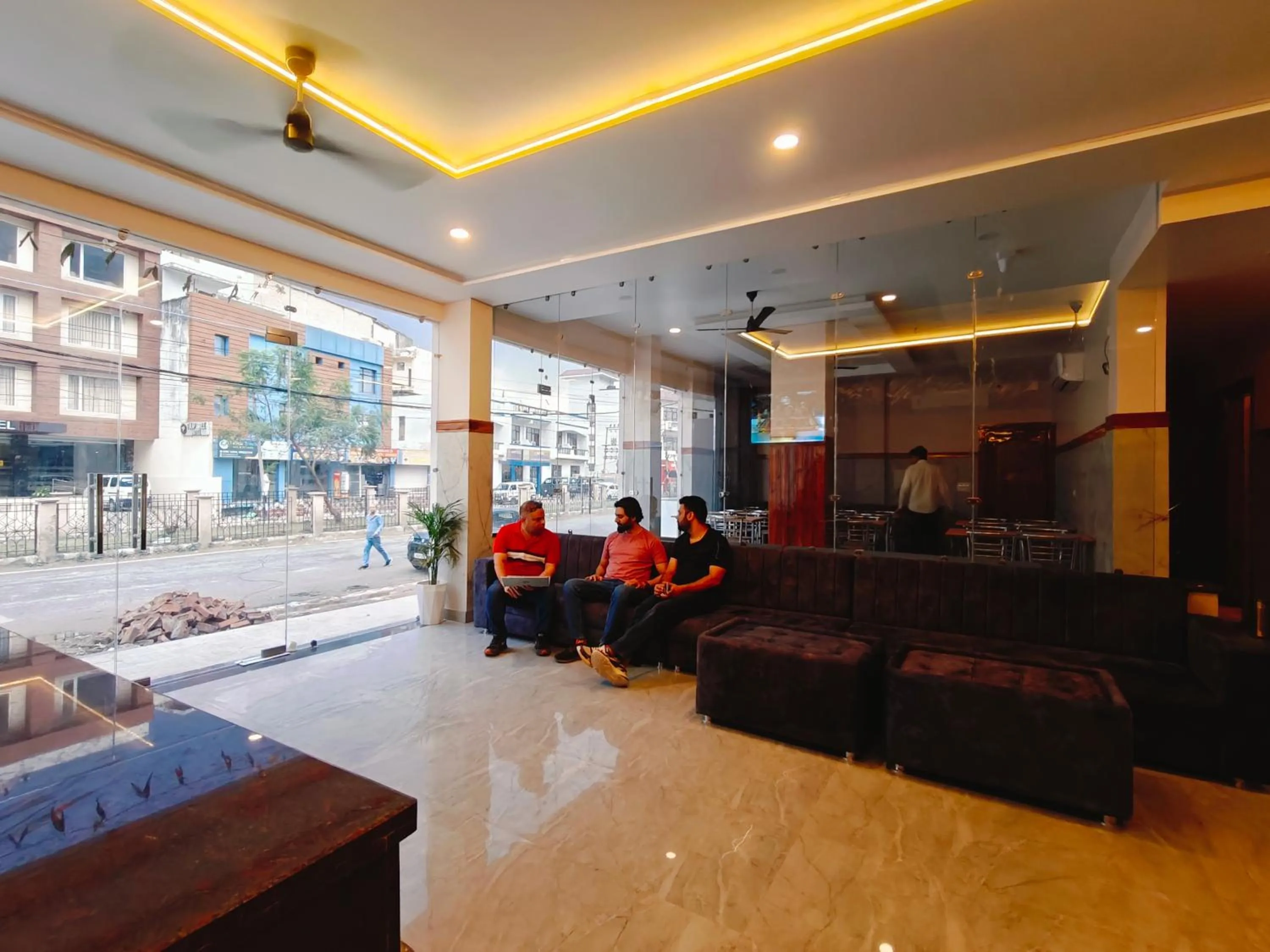 Seating area in Hotel New Pratap