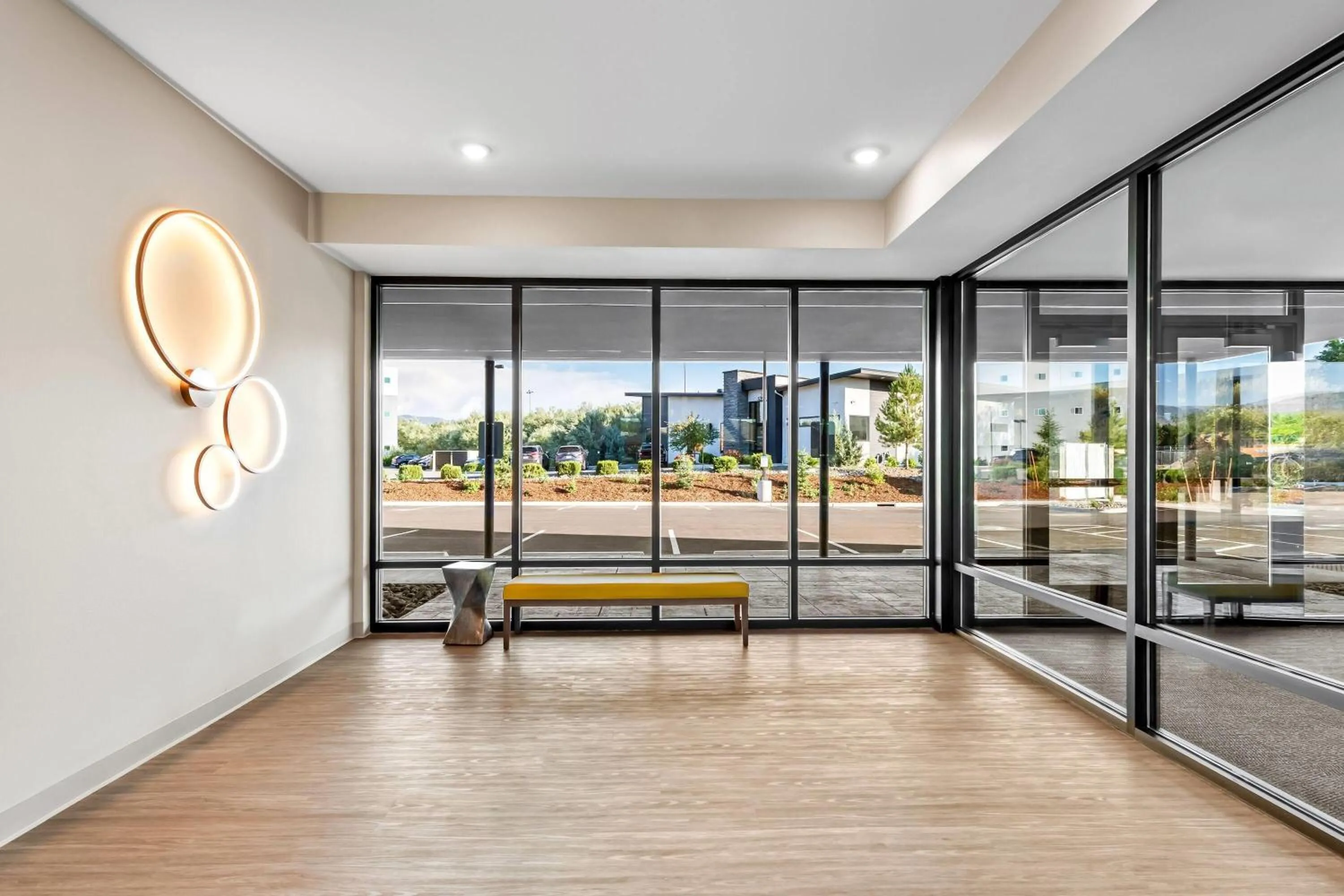 Lobby or reception in ECHO Suites Extended Stay by Wyndham Reno