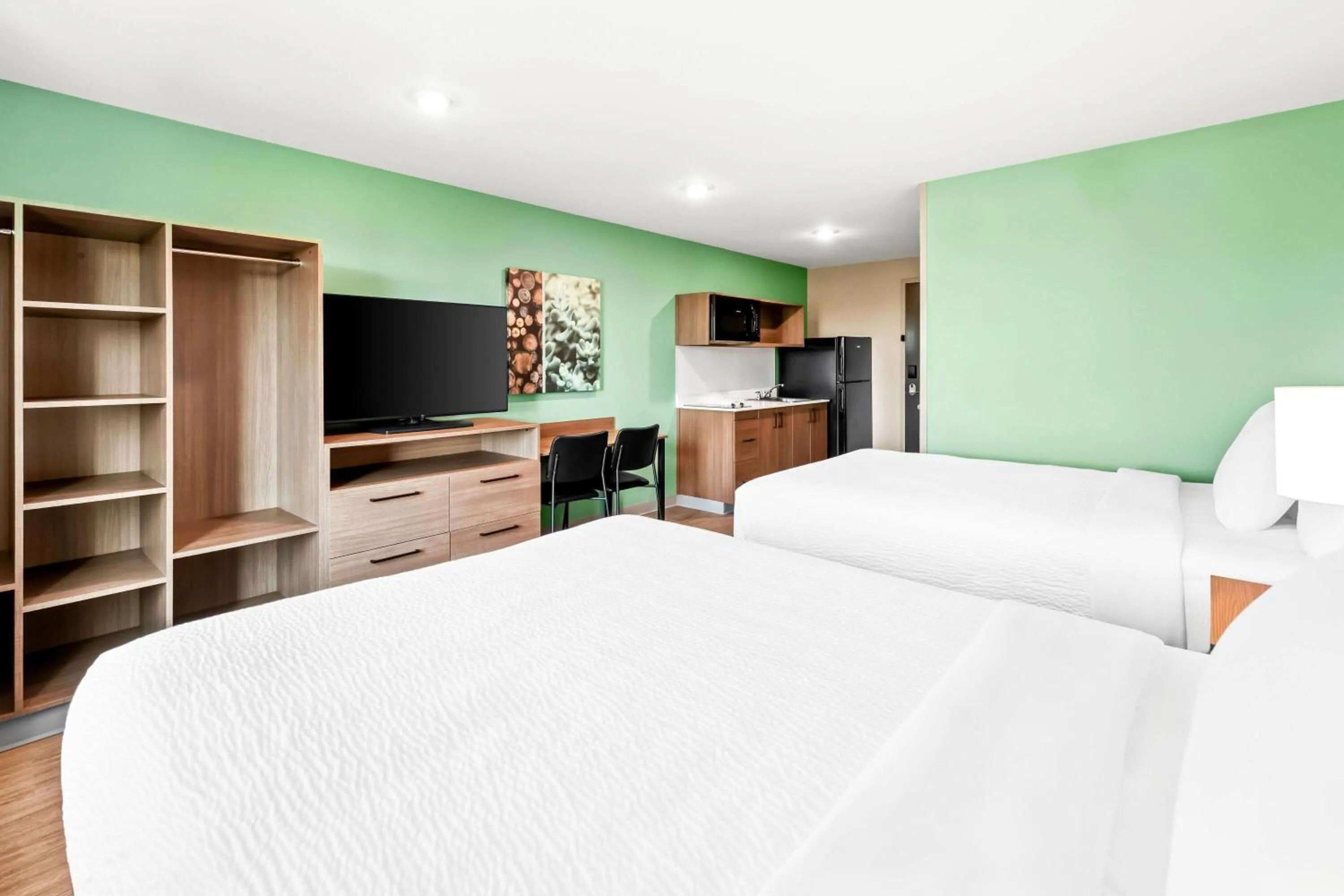 Photo of the whole room, Bed in ECHO Suites Extended Stay by Wyndham Reno