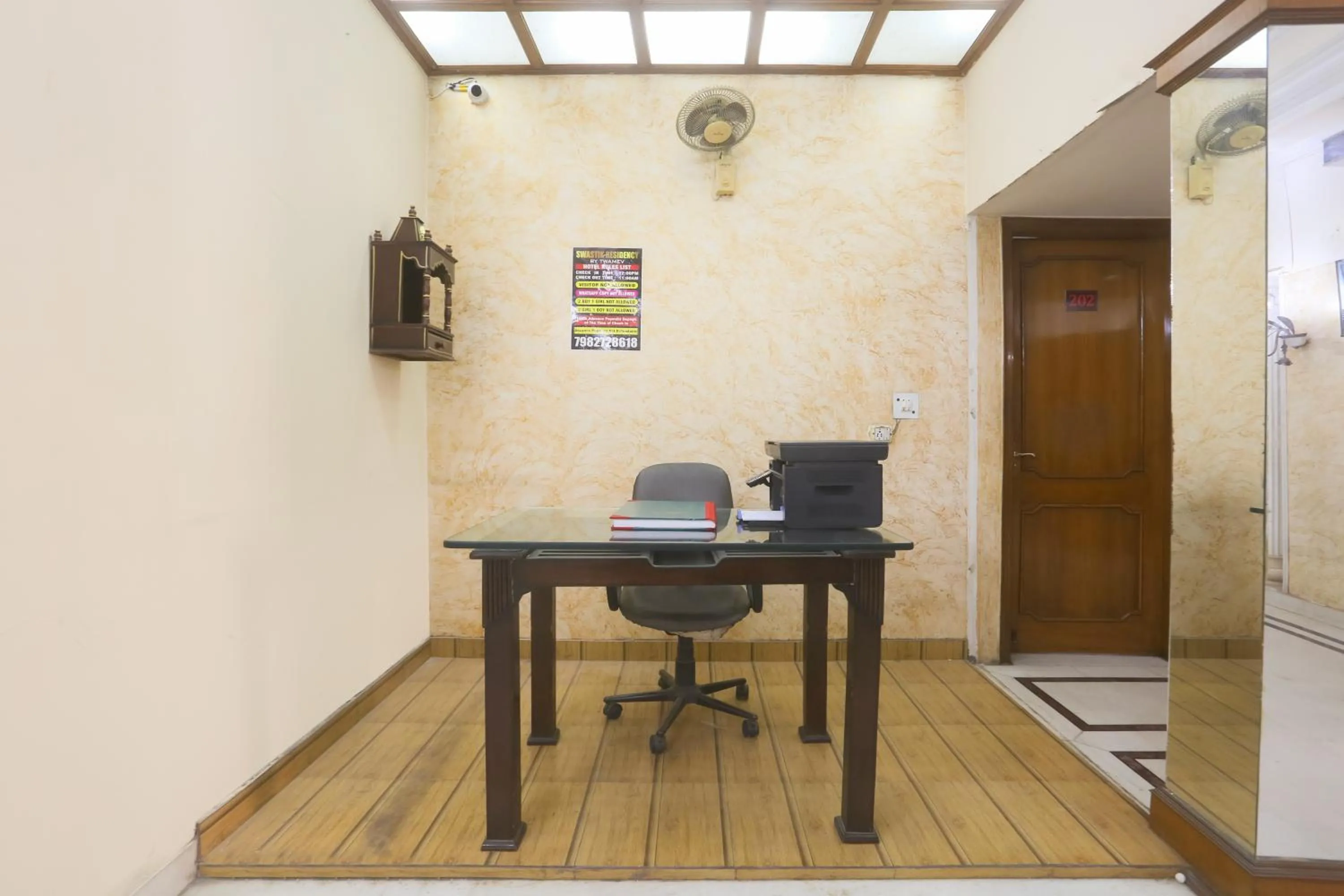 Lobby or reception in Swastik residency Paschim Vihar by twamev