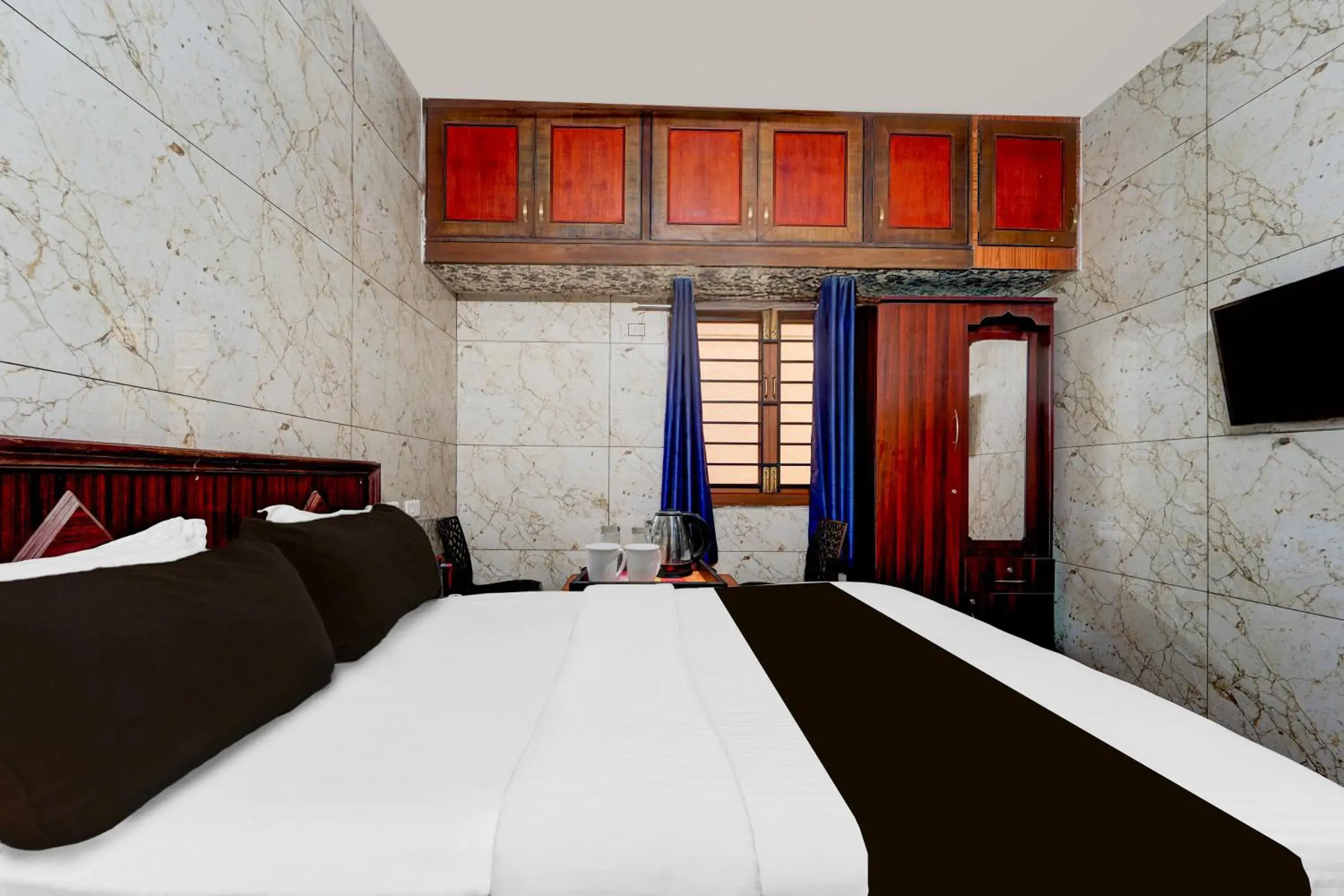 Deluxe Double Room - single occupancy in Super Collection O Omni Bus Terminal Gandhipuram Formerly Apple Grand Deluxe Double Room - single occupancy in Super Collection O Omni Bus Terminal Gandhipuram Formerly Apple Grand