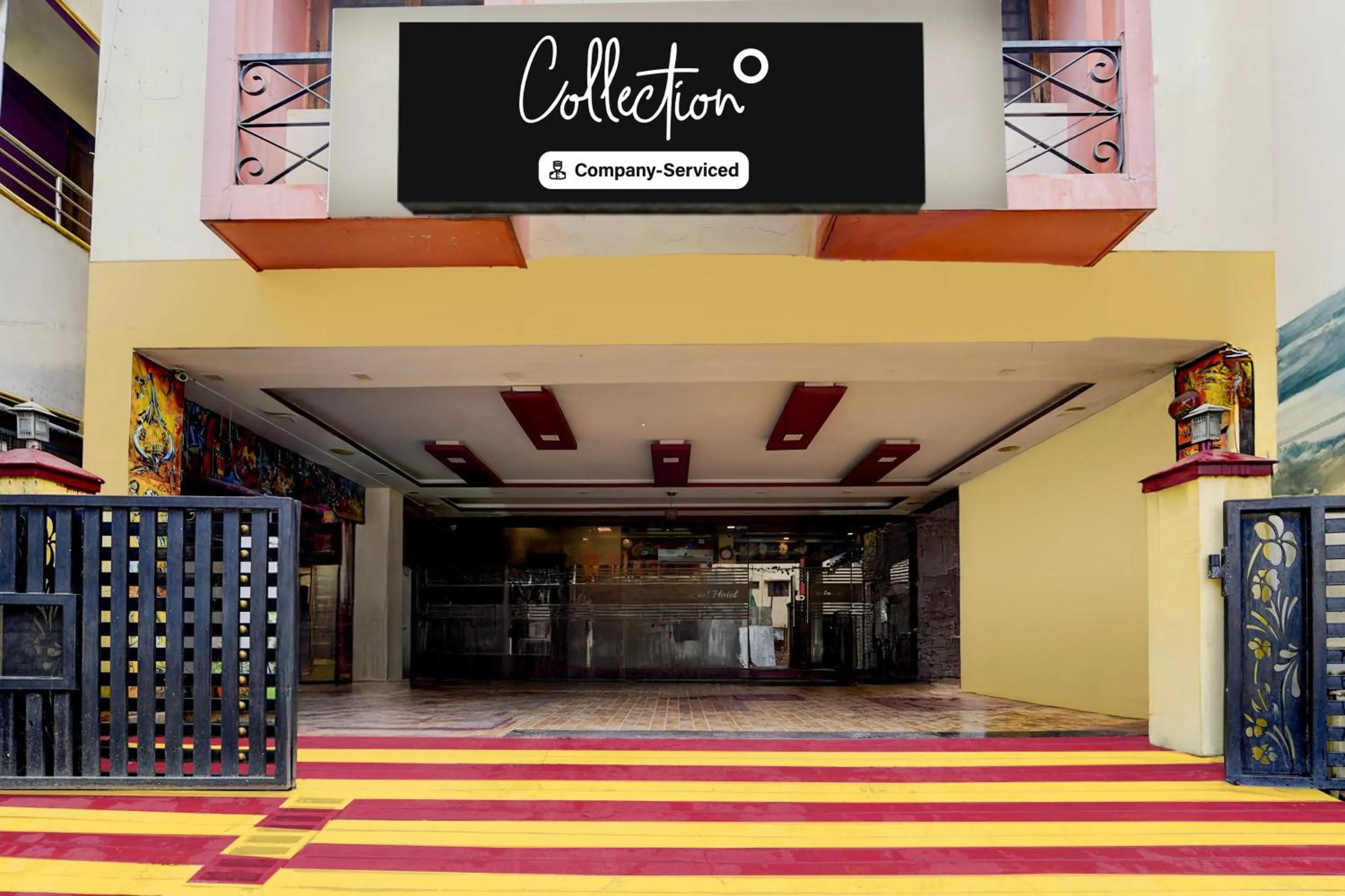 Facade/entrance in Super Collection O Omni Bus Terminal Gandhipuram Formerly Apple Grand